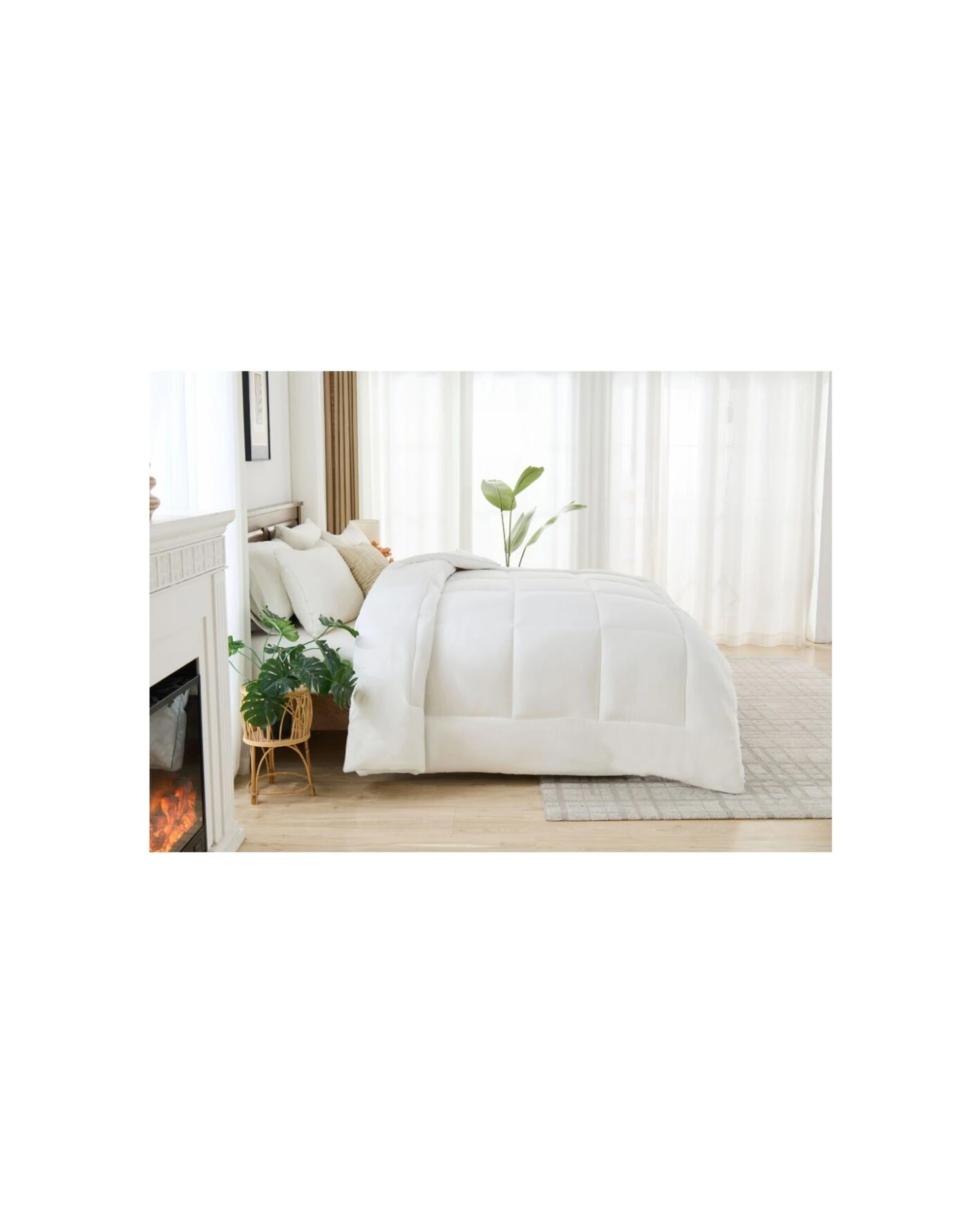 4 Grosvenor House 350GSM Premium Quality Lightweight Quilt Duvet - Queen Bed - White, 4 of 7