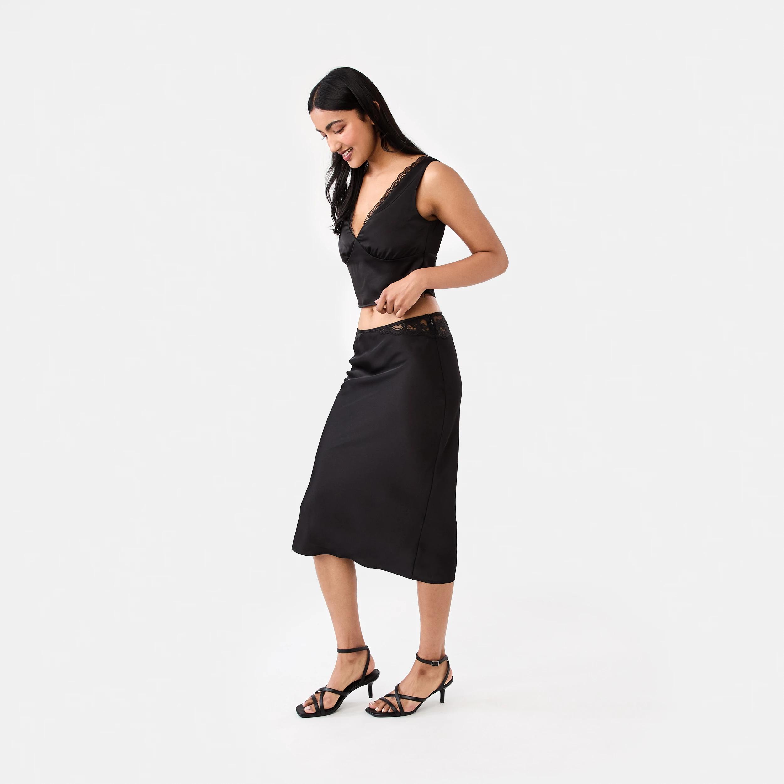 3 V-Neck Satin Cami Black, 3 of 7