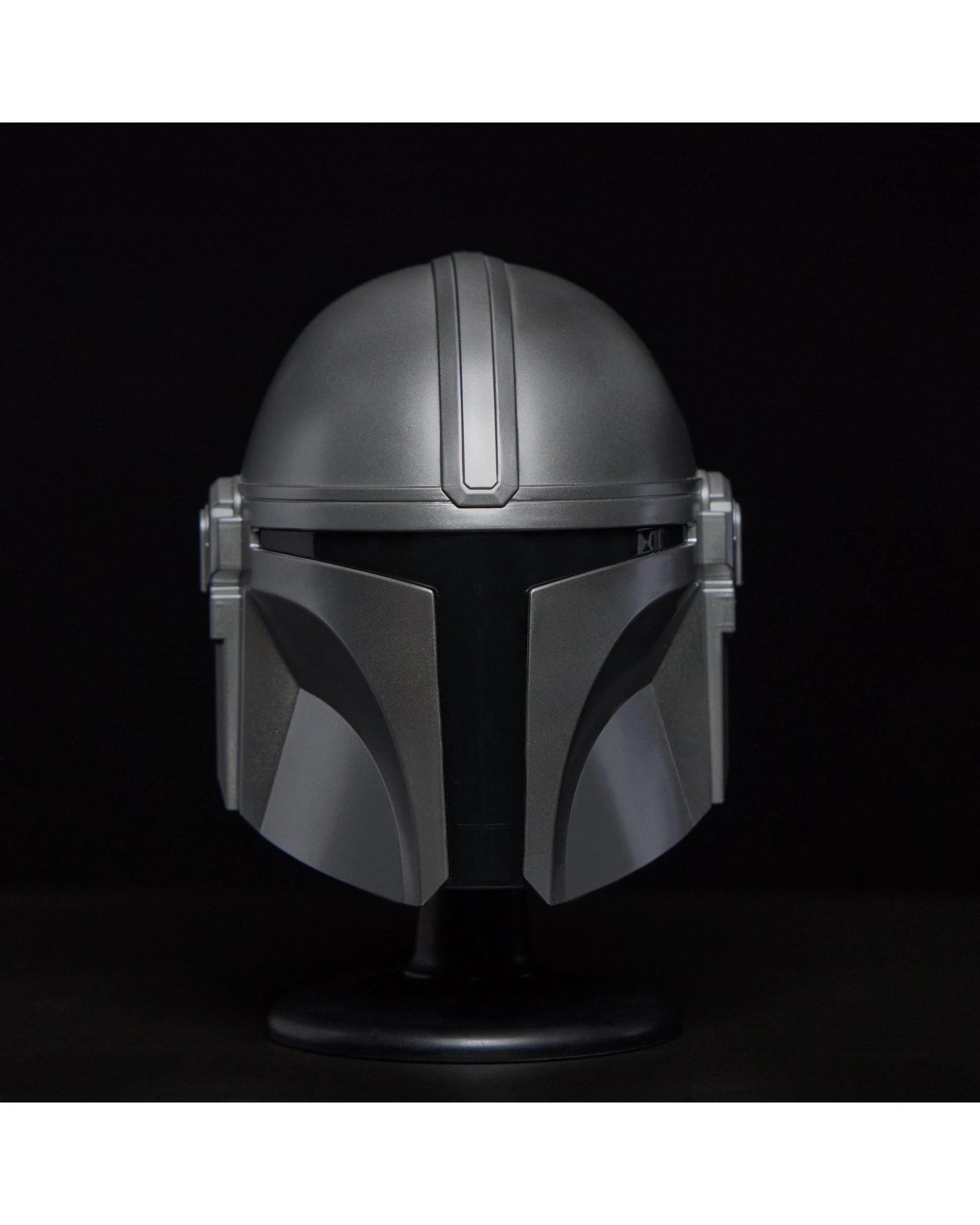 5 Star Wars: The Black Series The Mandalorian Mini Helmet, 5 of 7