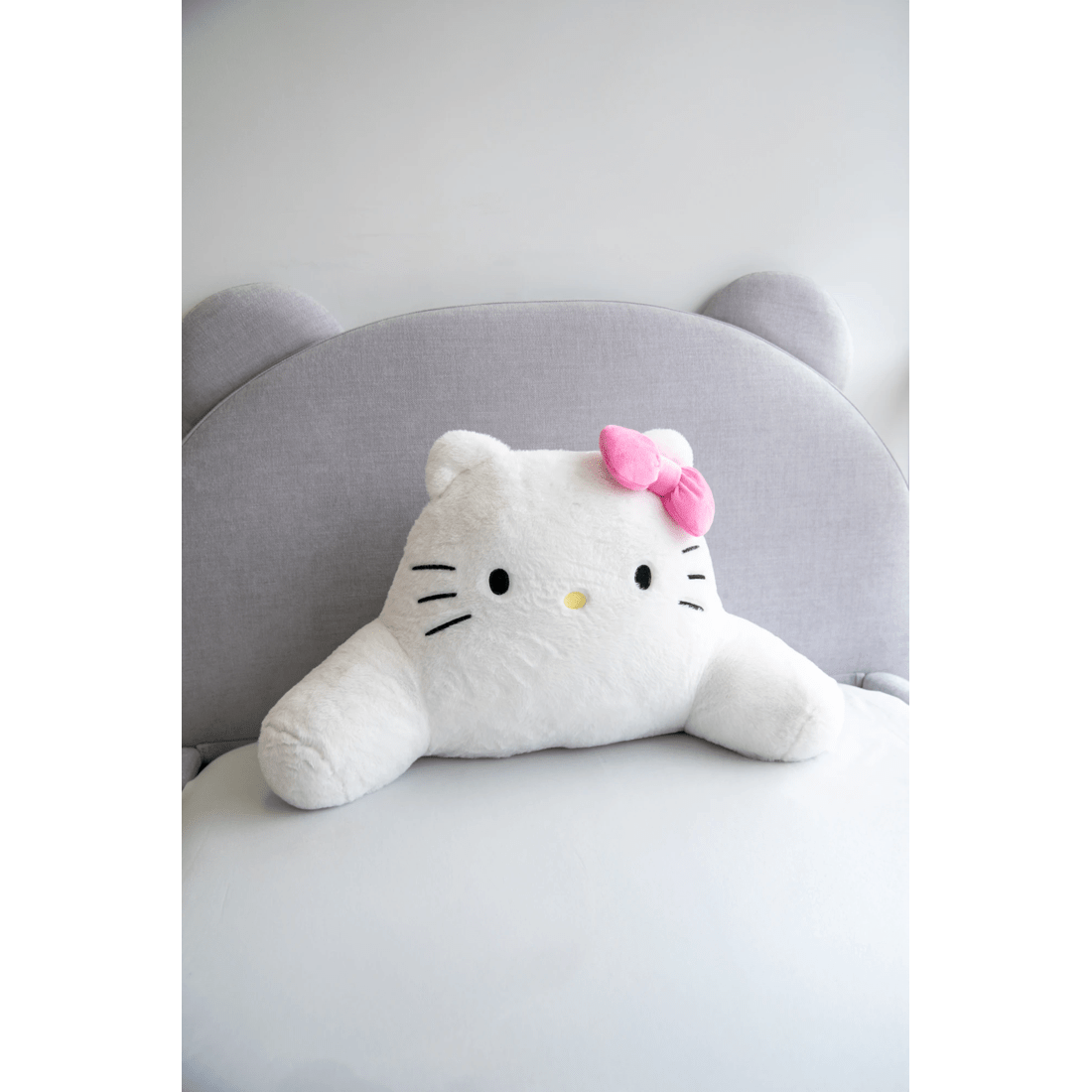 3 Hello Kitty Reading Cushion
 - White, 3 of 3