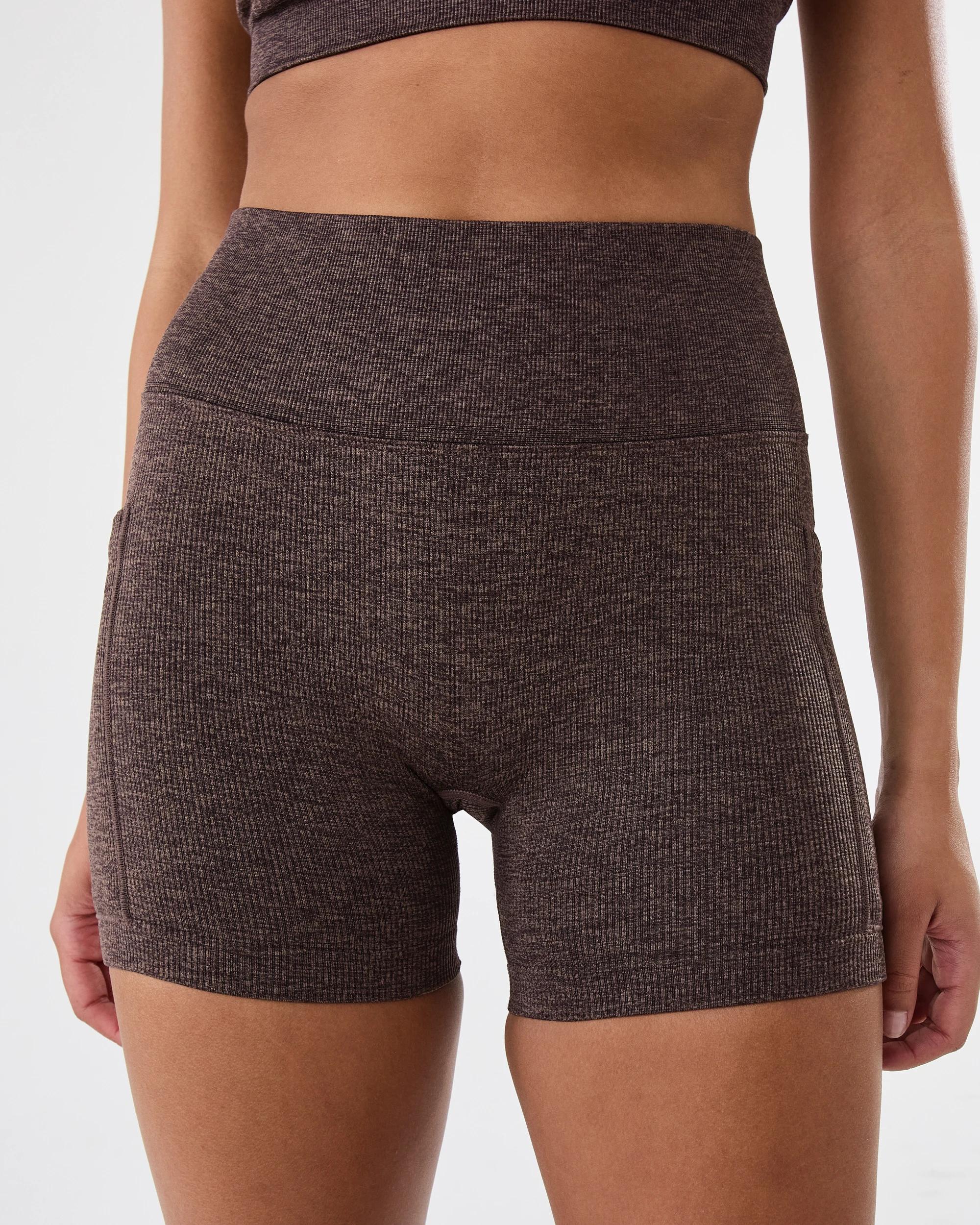 1 Active Womens Seamfree Pocket Bike Shorts Drk Espres, 1 of 7