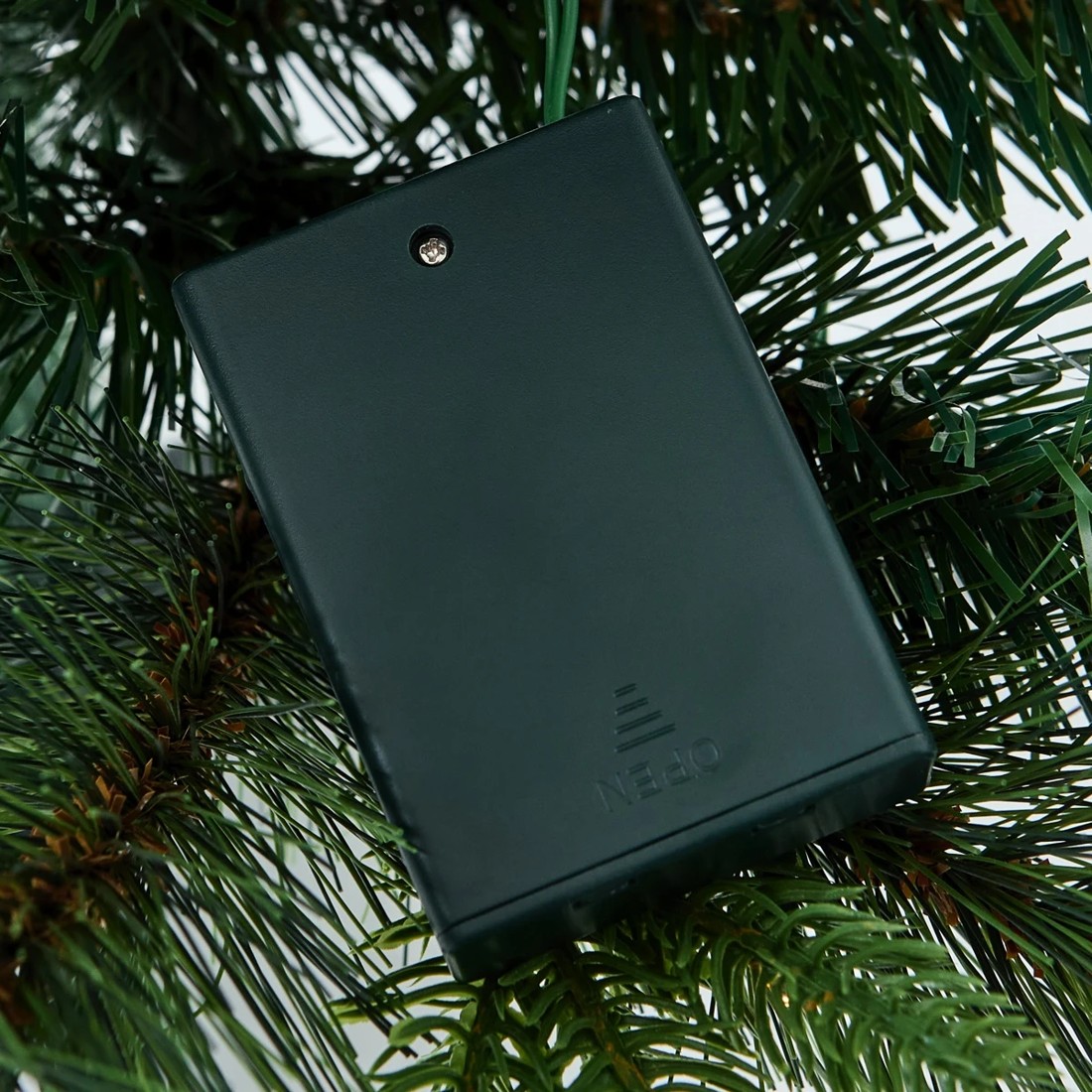 7 1.22m (4ft) Green Prelit Christmas Tree, 7 of 7