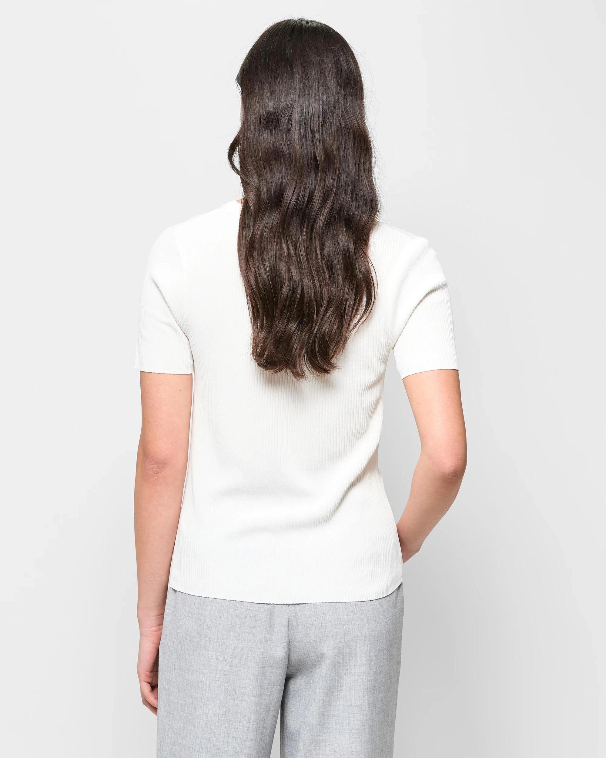 4 Ultimate Knit T-Shirt - Preview CLOUD DANCER, 4 of 5