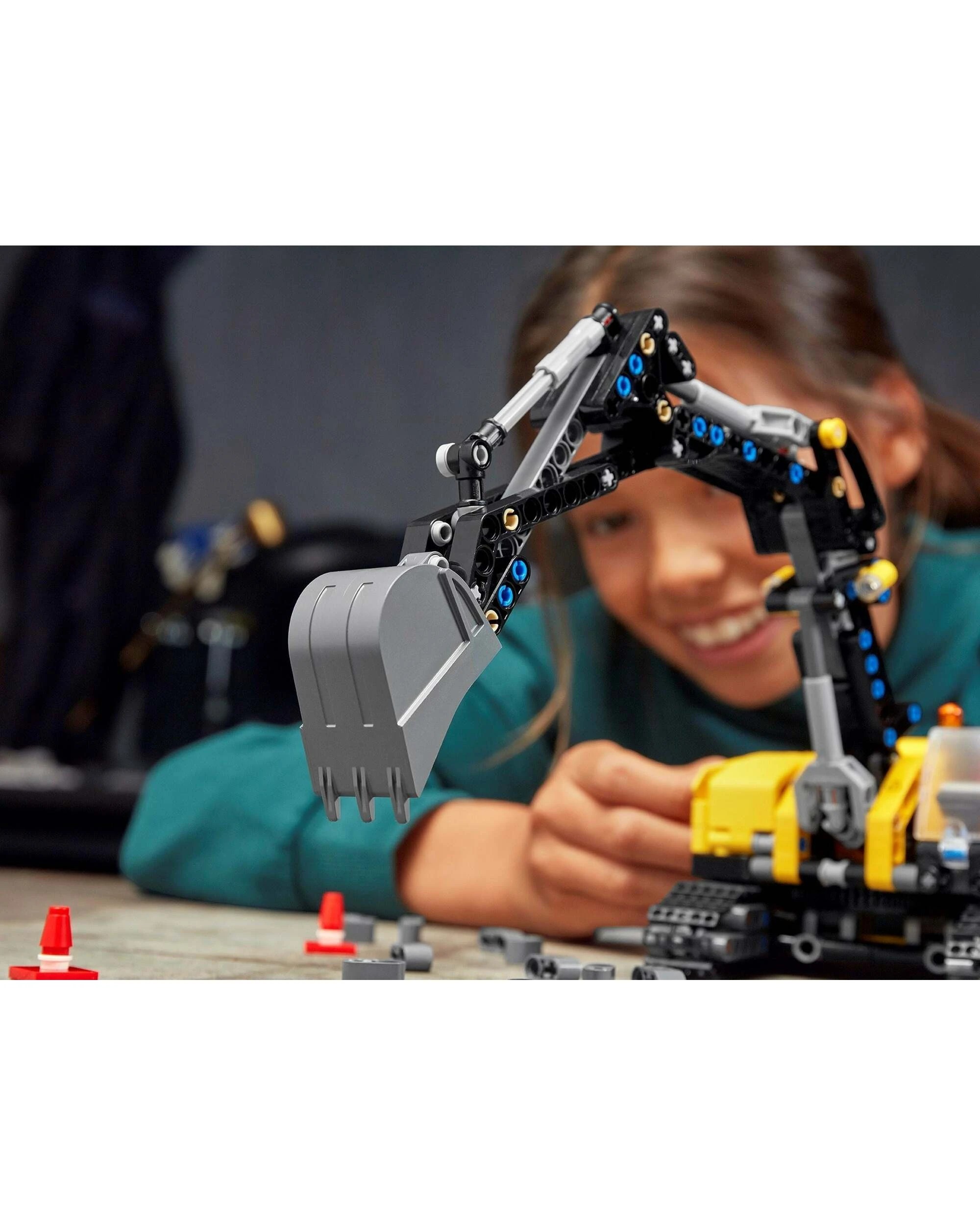 3 LEGO 42121 Heavy-Duty Excavator 2-in-1 Building Kit, 3 of 5