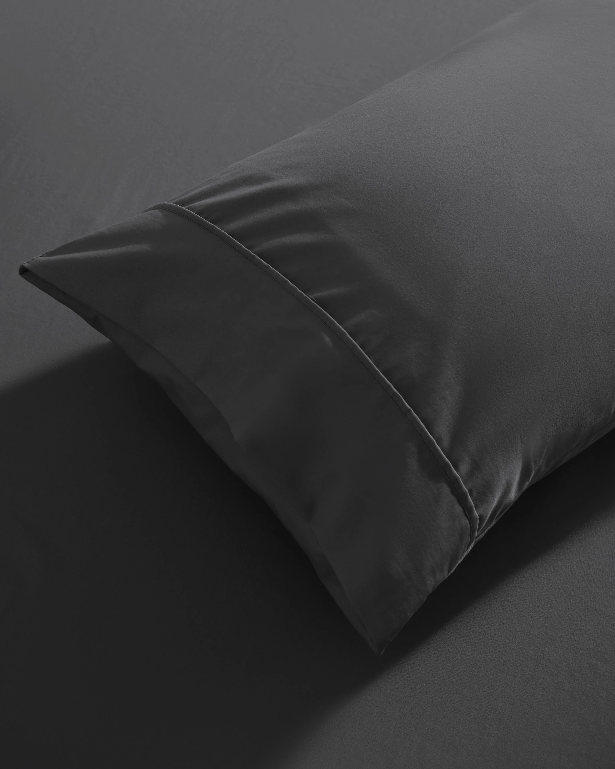 3 Dreamaker 250TC Cotton & Recycled Polyester Blend Fitted Sheet Set - Double Bed - Charcoal, 3 of 5