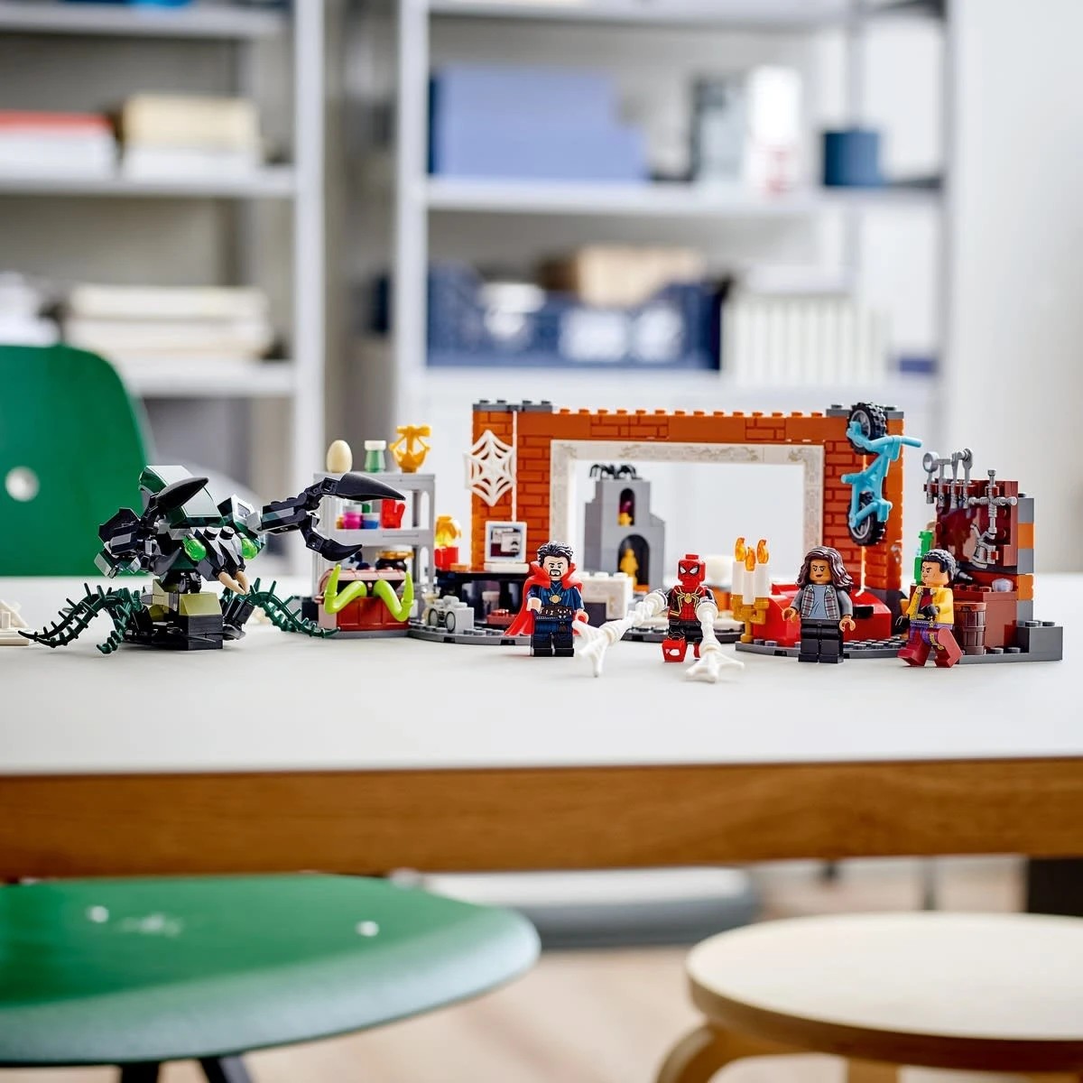 10 LEGO Marvel Super Heroes Spider-Man at the Sanctum Workshop 76185, 10 of 11