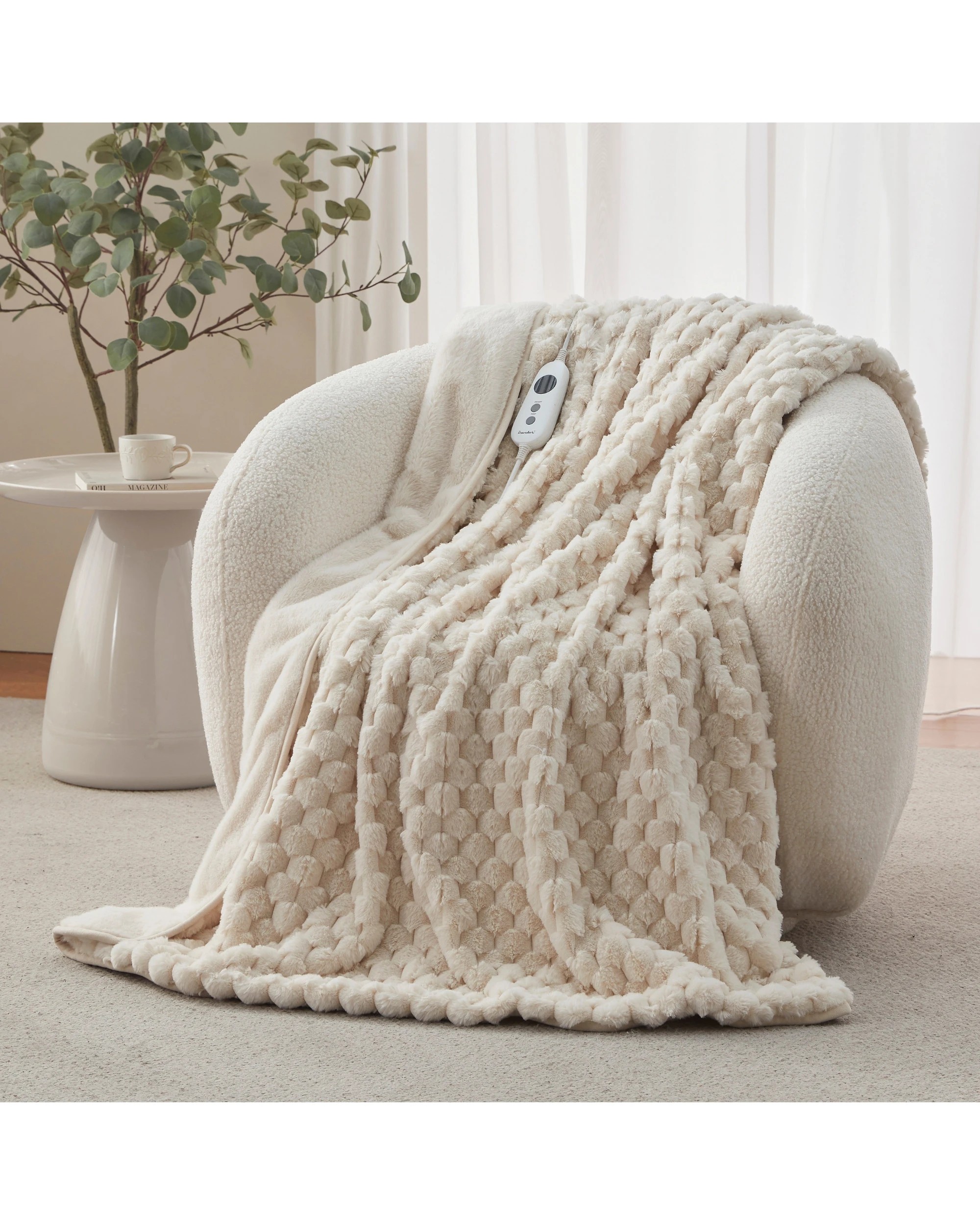 1 Dreamaker Emmett Textured Faux Fur Heated Throw 130x160cm - Cream, 1 of 9