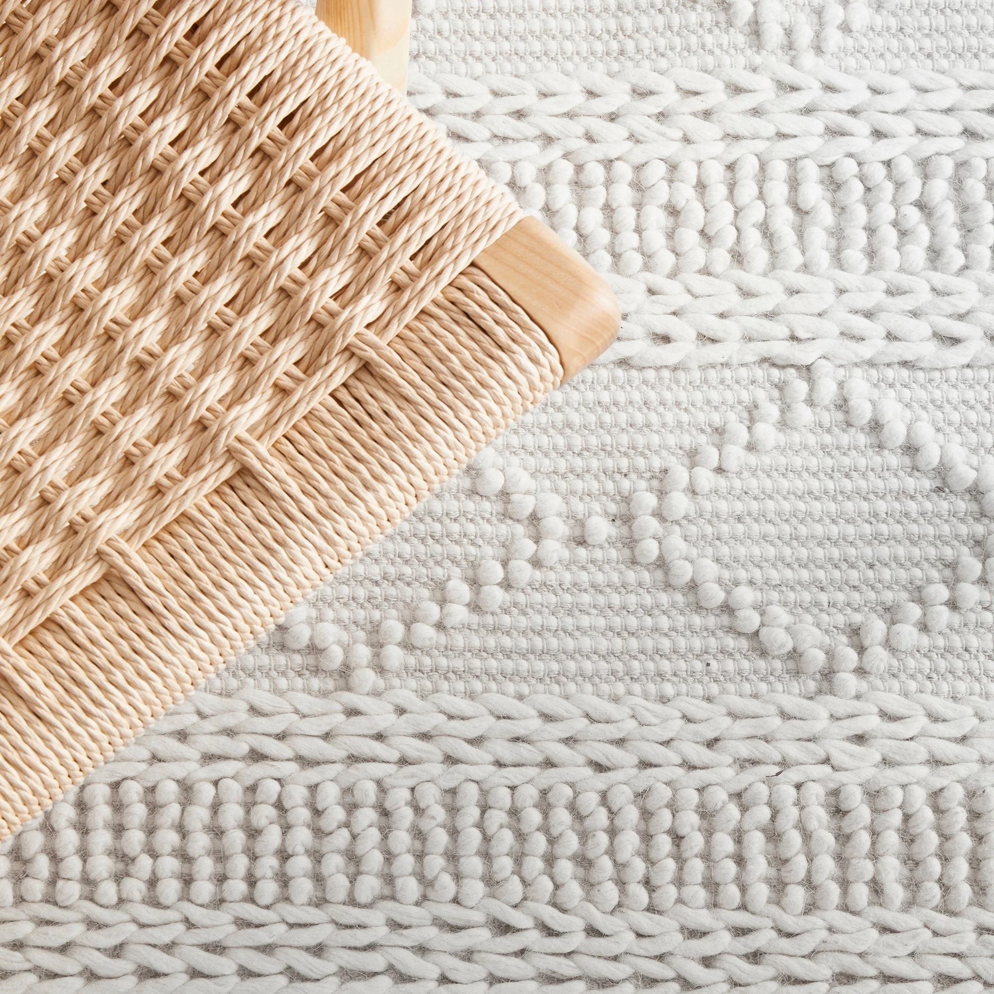 6 Common Ground Rugs Chateau Zoe 280x190cm - Large Hand Loomed Rug - White, 6 of 9