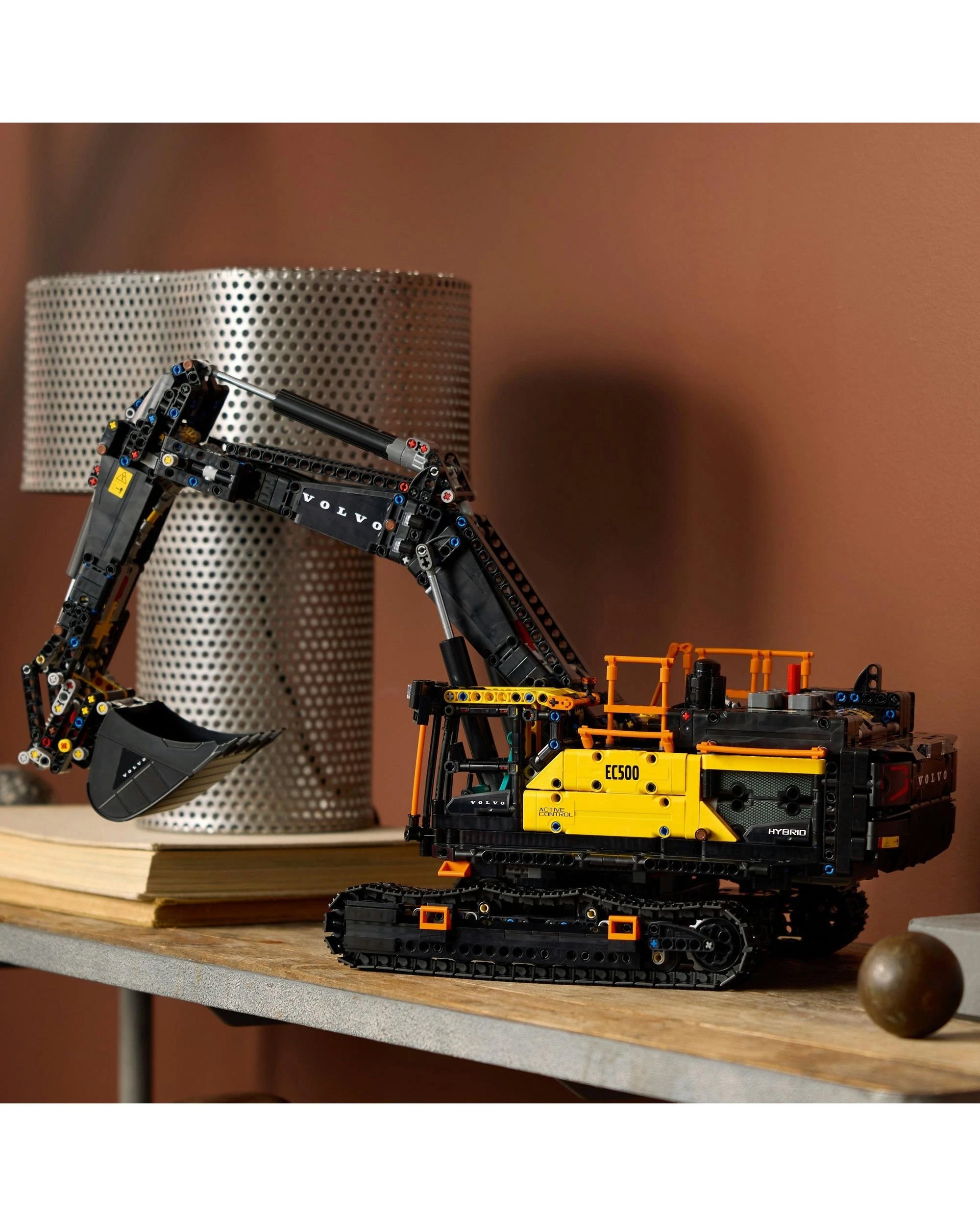 7 The LEGO Group LEGO Technic Volvo EC500 Hybrid Excavator - 42215, 7 of 10