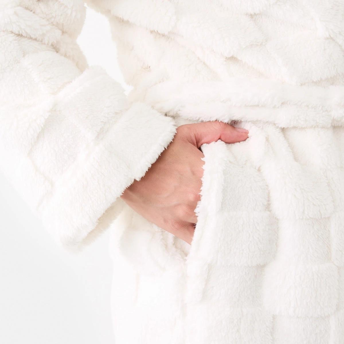 8 Printed Fleece Gown Nat Check, 8 of 8