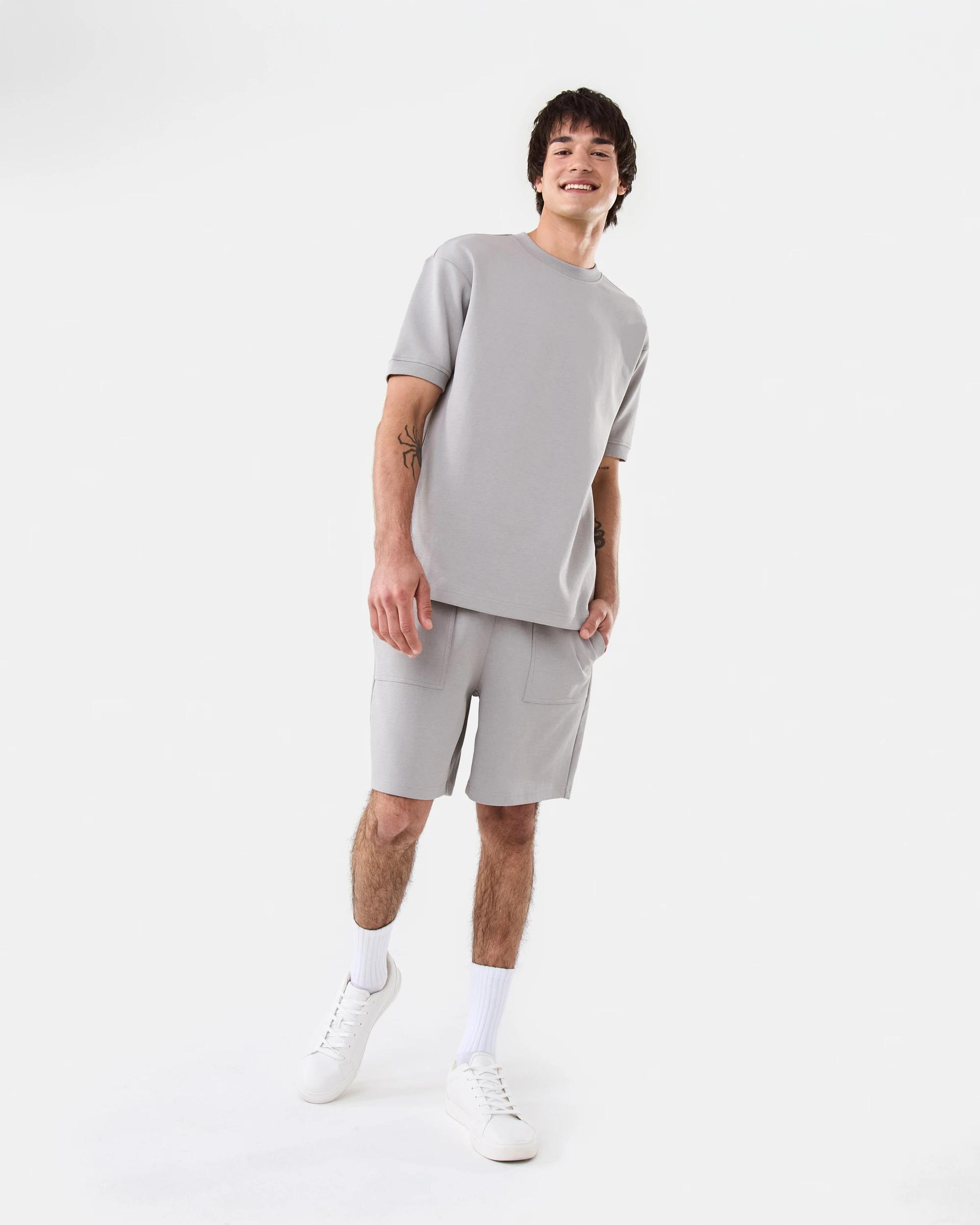 2 Elastic Waist Interlock Knit Shorts Gry Smoke, 2 of 8