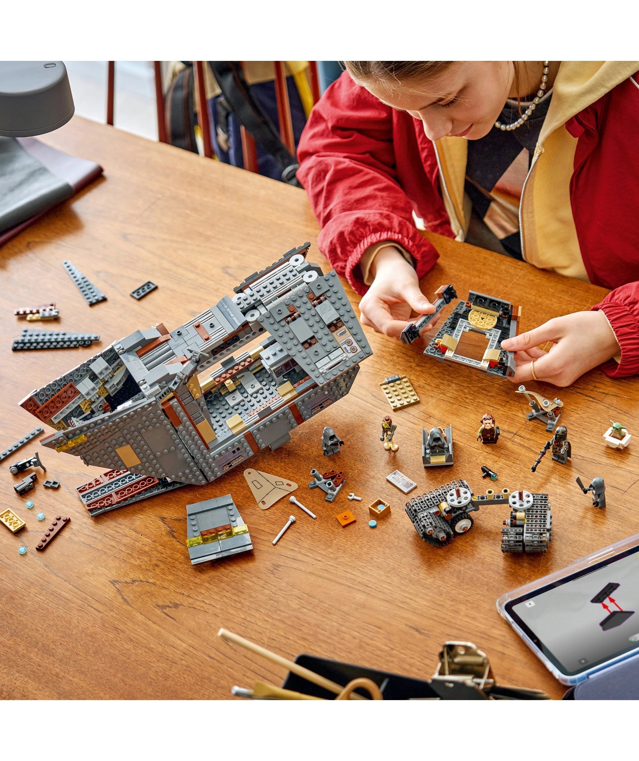 8 LEGO Star Wars Offworld Sandcrawler and Mudhorn 75453, 8 of 10
