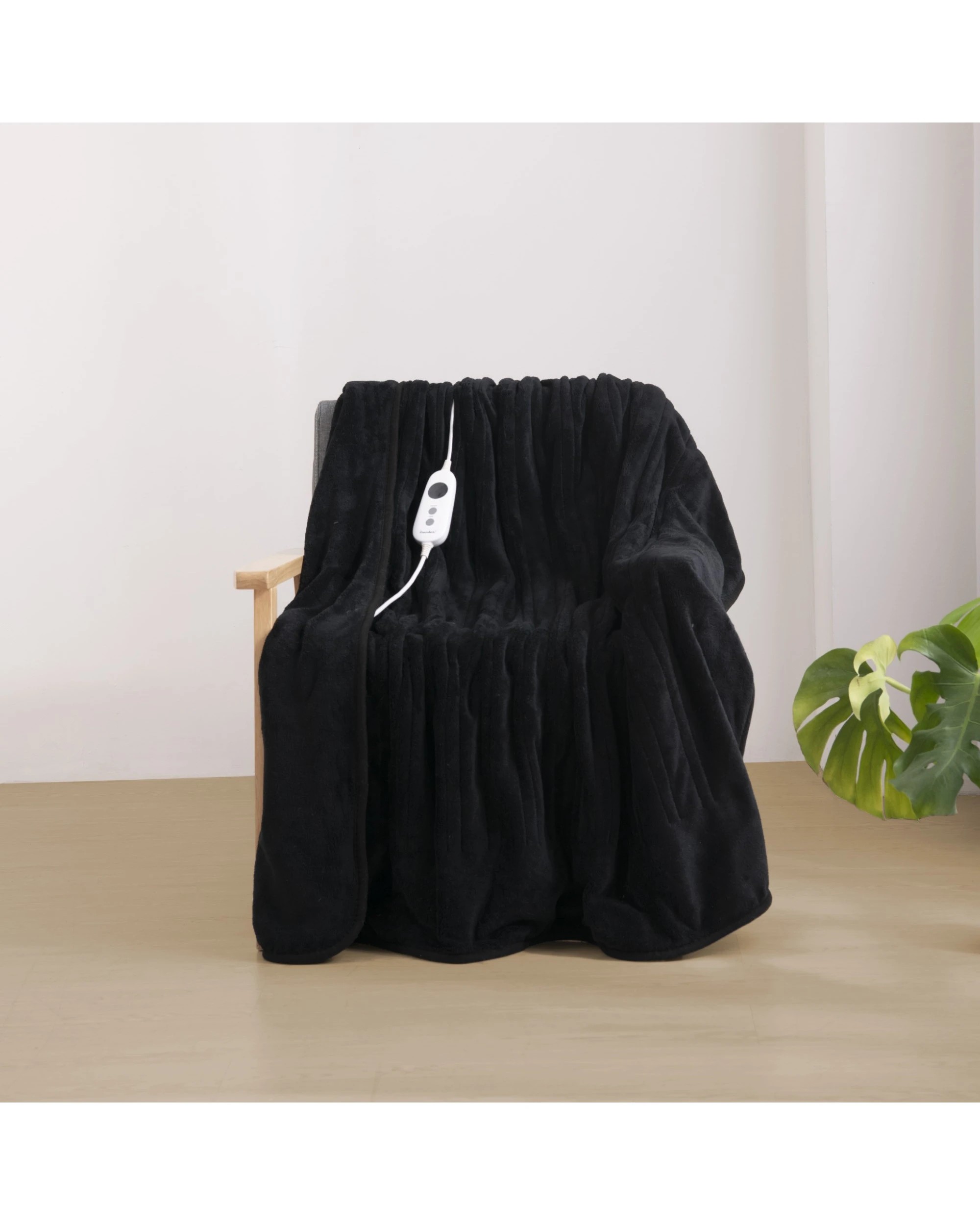 1 Dreamaker Kingston Coral Fleece Electric Heated Throw Blanket 130x160cm - Black, 1 of 7