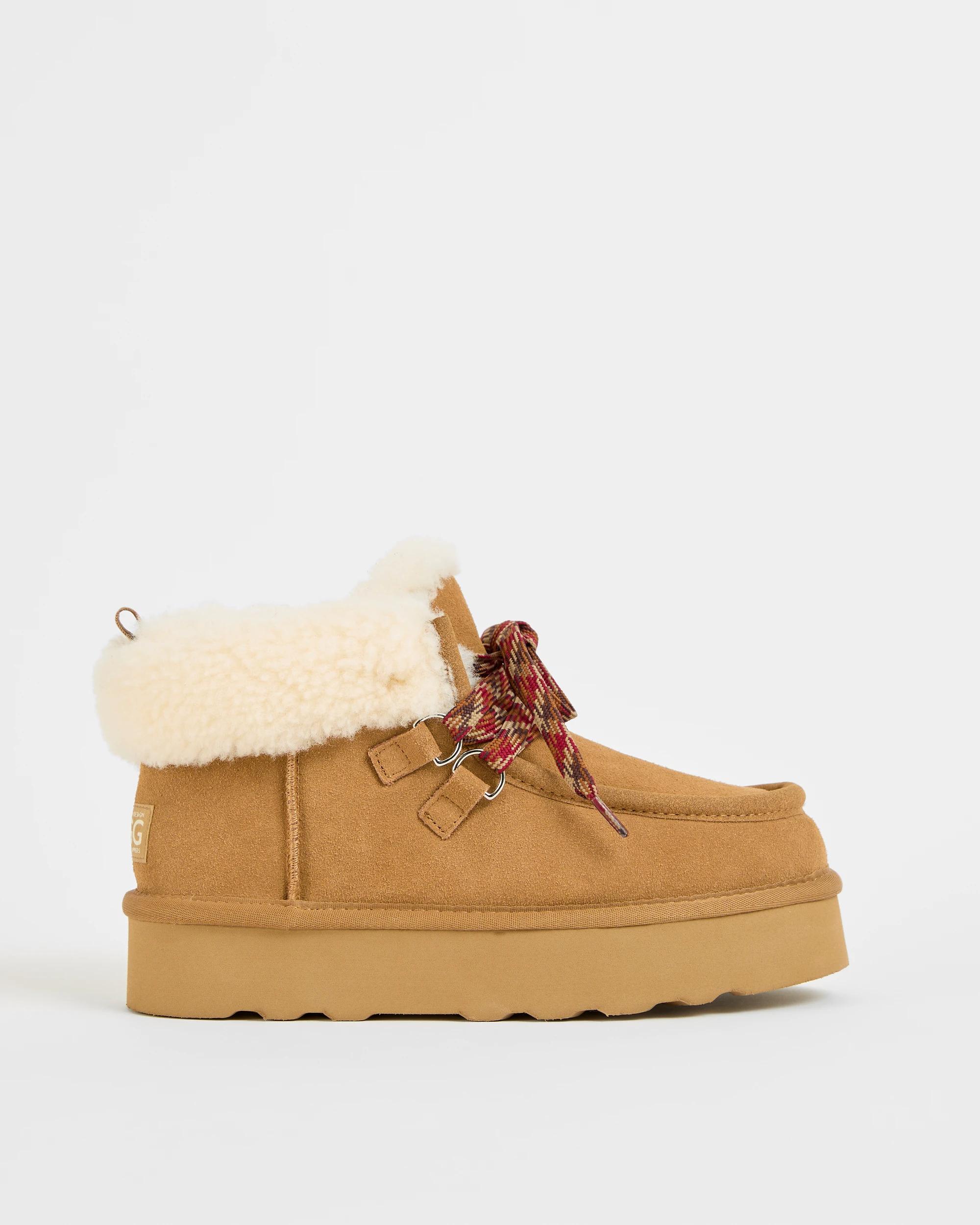 1 AUSTRALIAN DESIGN UGG Australian Design Genuine Leather and Sheepskin Lace Up Outdoor Boots CHESTNUT, 1 of 3