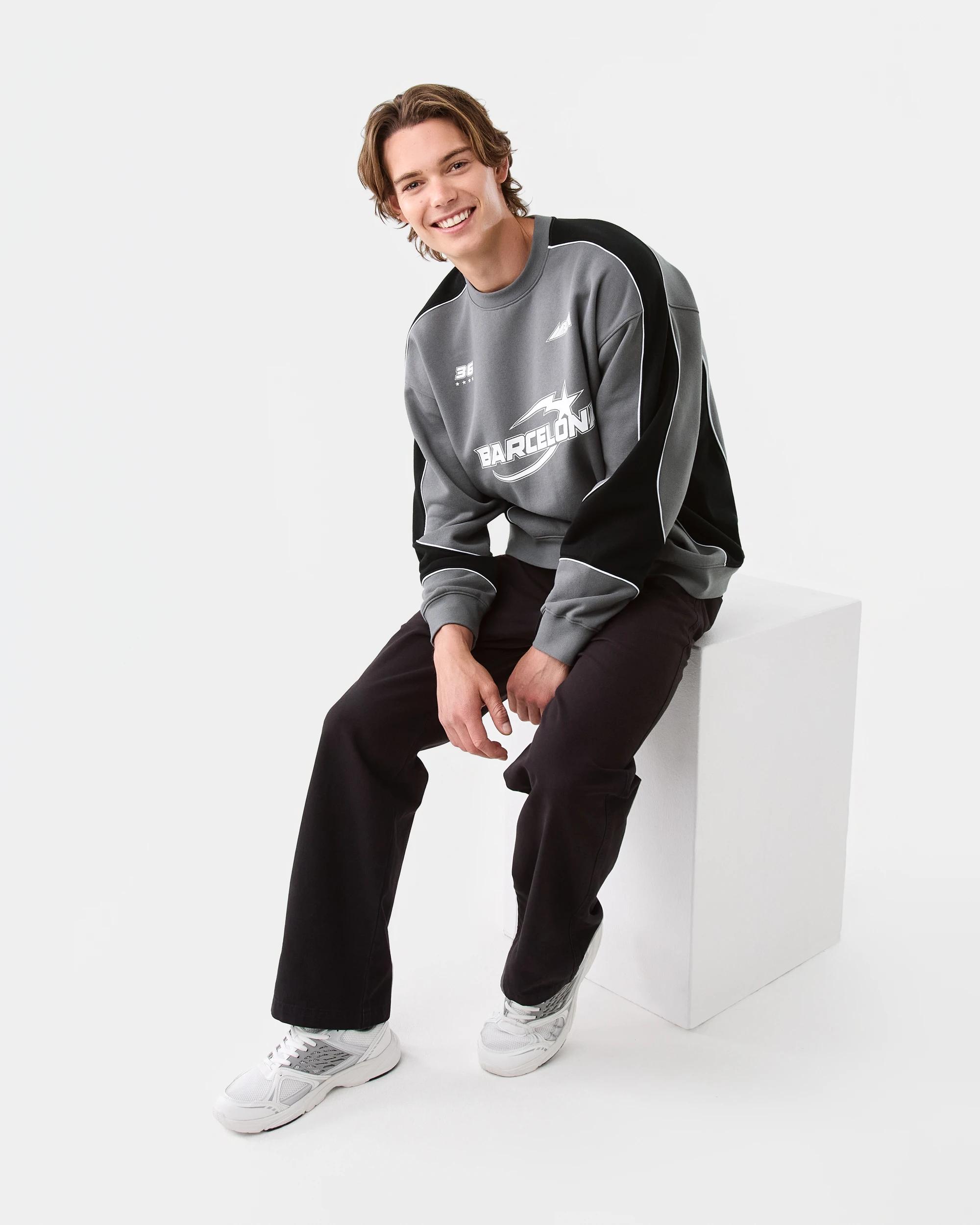 9 Spliced Crew Neck Sweatshirt Gry Brclna, 9 of 9