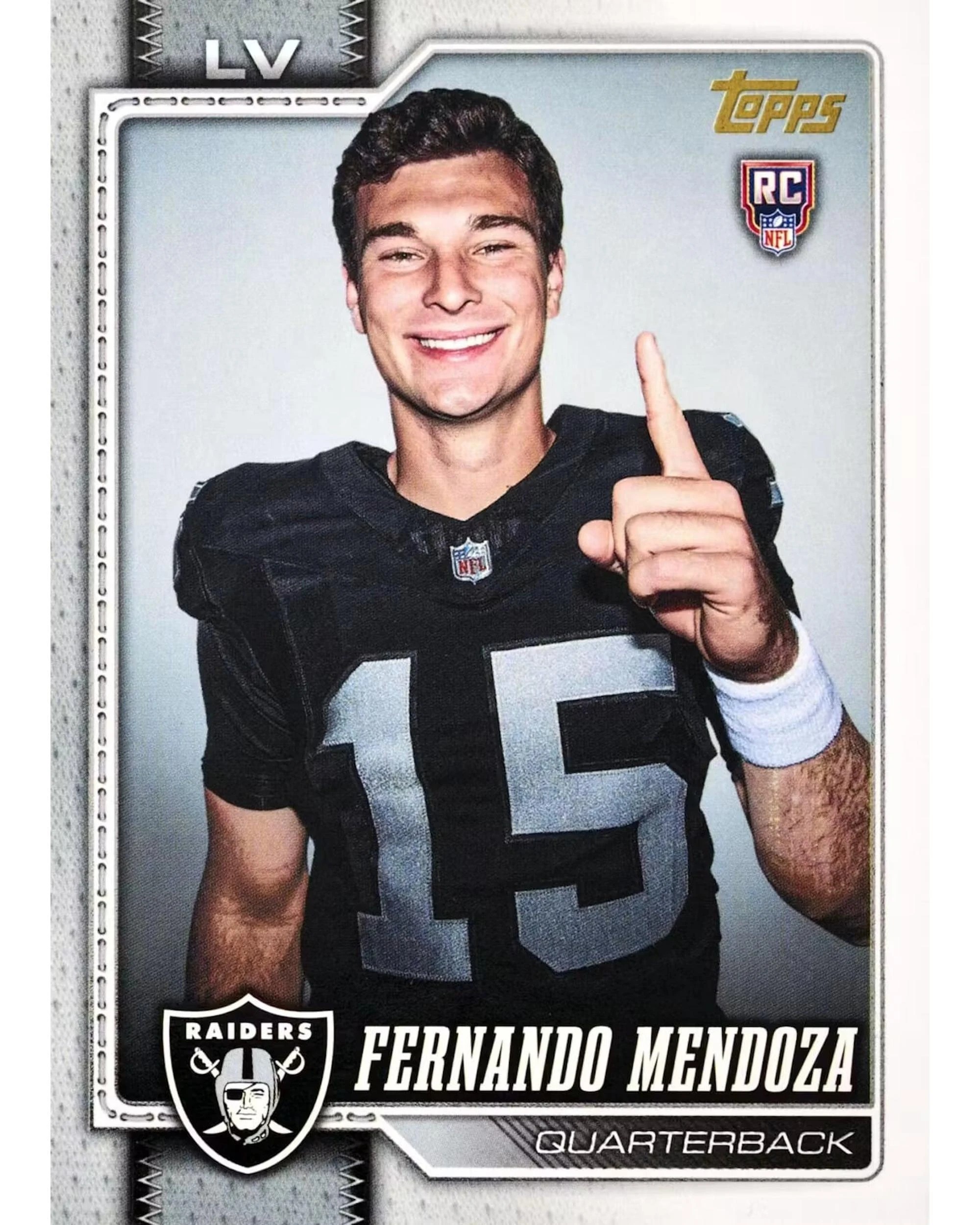 3 Topps 2026 NFL Flagship Football Hobby Pack, 3 of 7