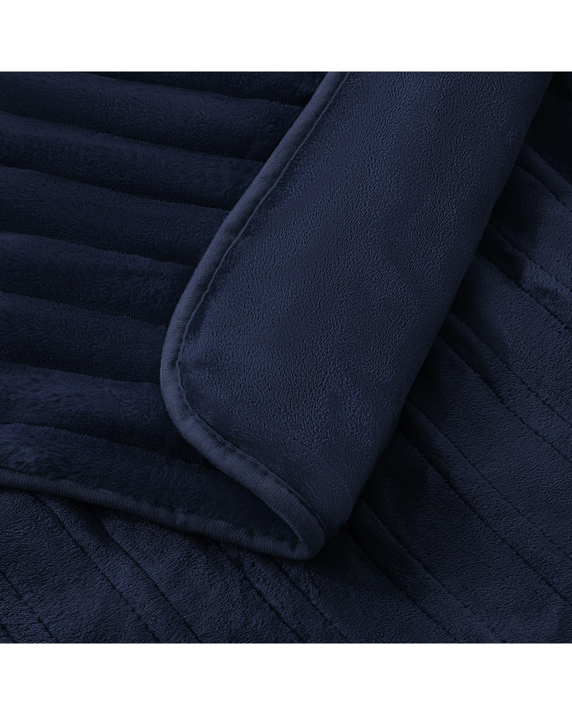 4 Dreamaker Cirra Chunky Embossed Fleece Heated Throw 180x200cm - Midnight Blue, 4 of 10