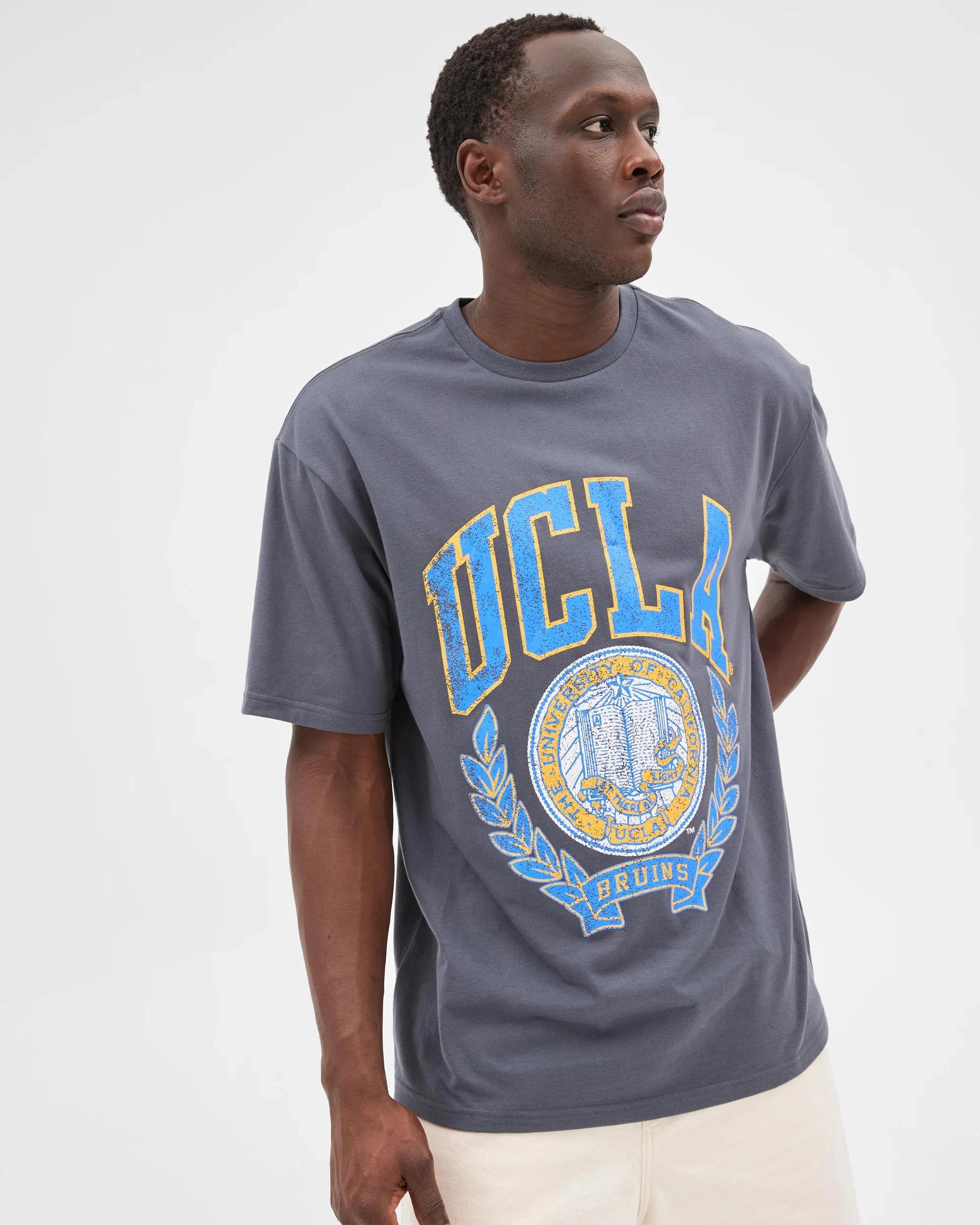 1 Licensed UCLA Crest T-Shirt BLACK, 1 of 6