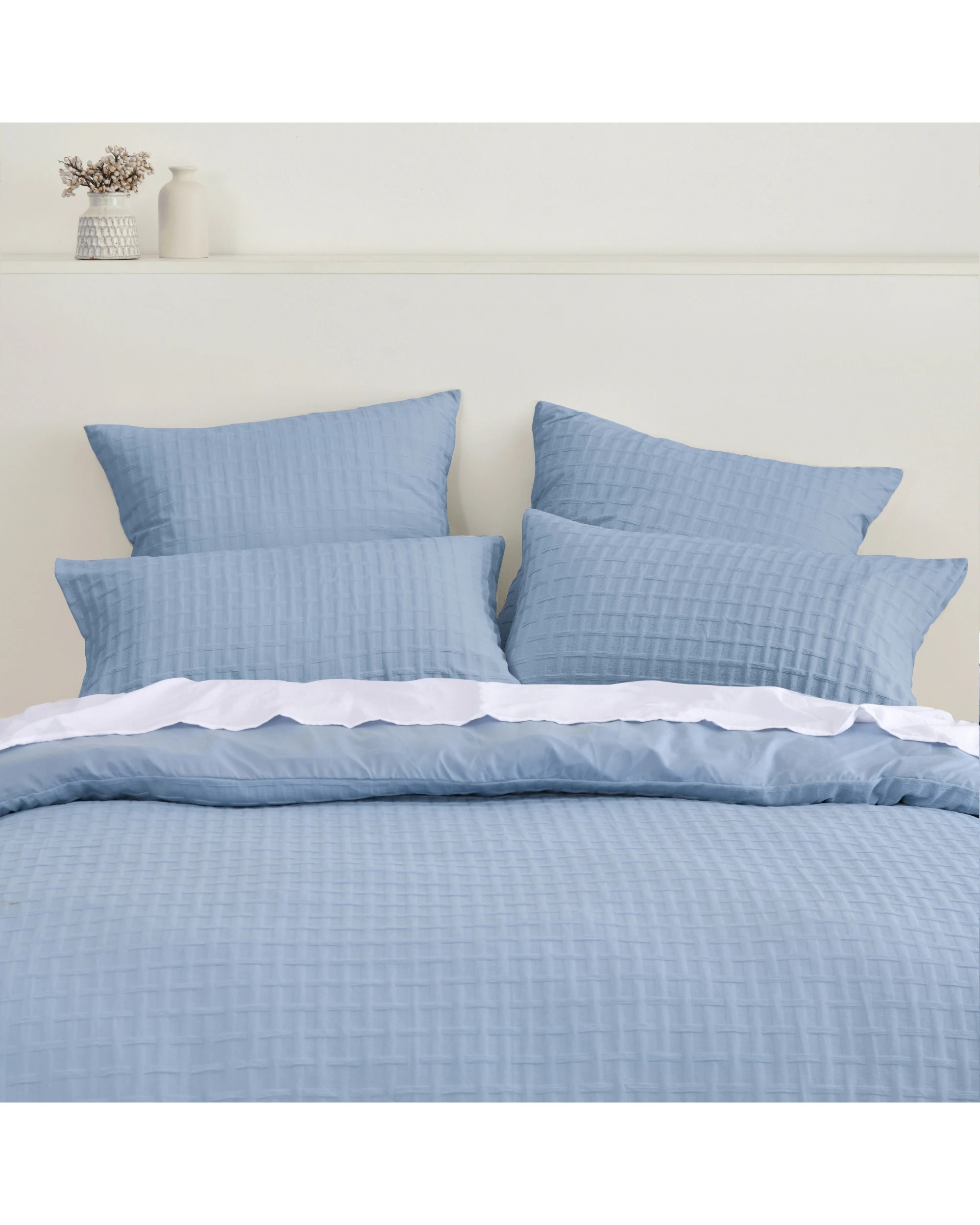 3 Dreamaker Aubrey Jacquard Quilt Cover Set - Queen Bed - Cornflower, 3 of 7
