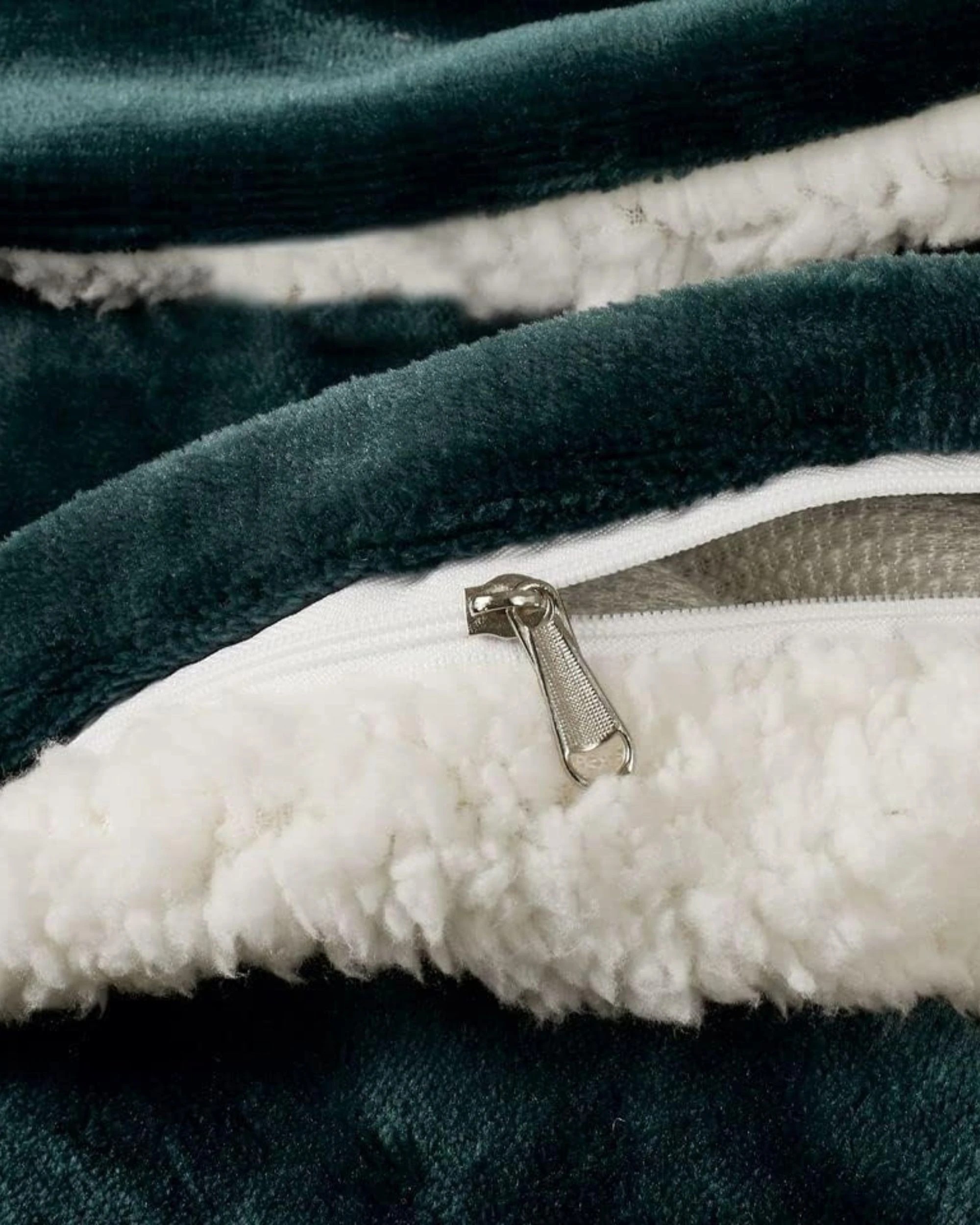 8 Gioia Casa 2-in-1 Teddy Sherpa Quilt Cover Set Warm Reversible - Double Bed - Emerald Green, 8 of 9