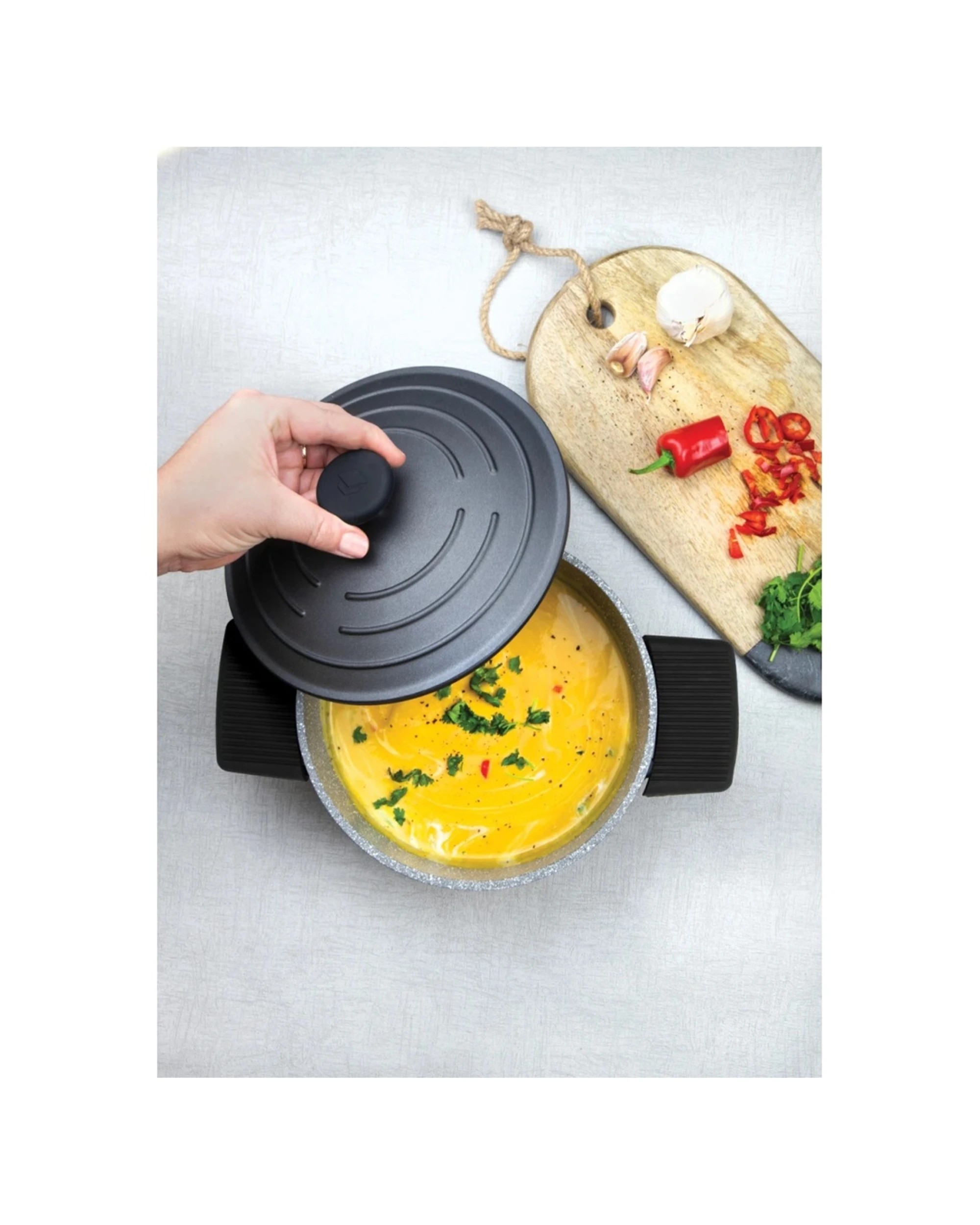 5 MasterCraft 3pc Silicone Pan Handle Sleeve Set, 5 of 6