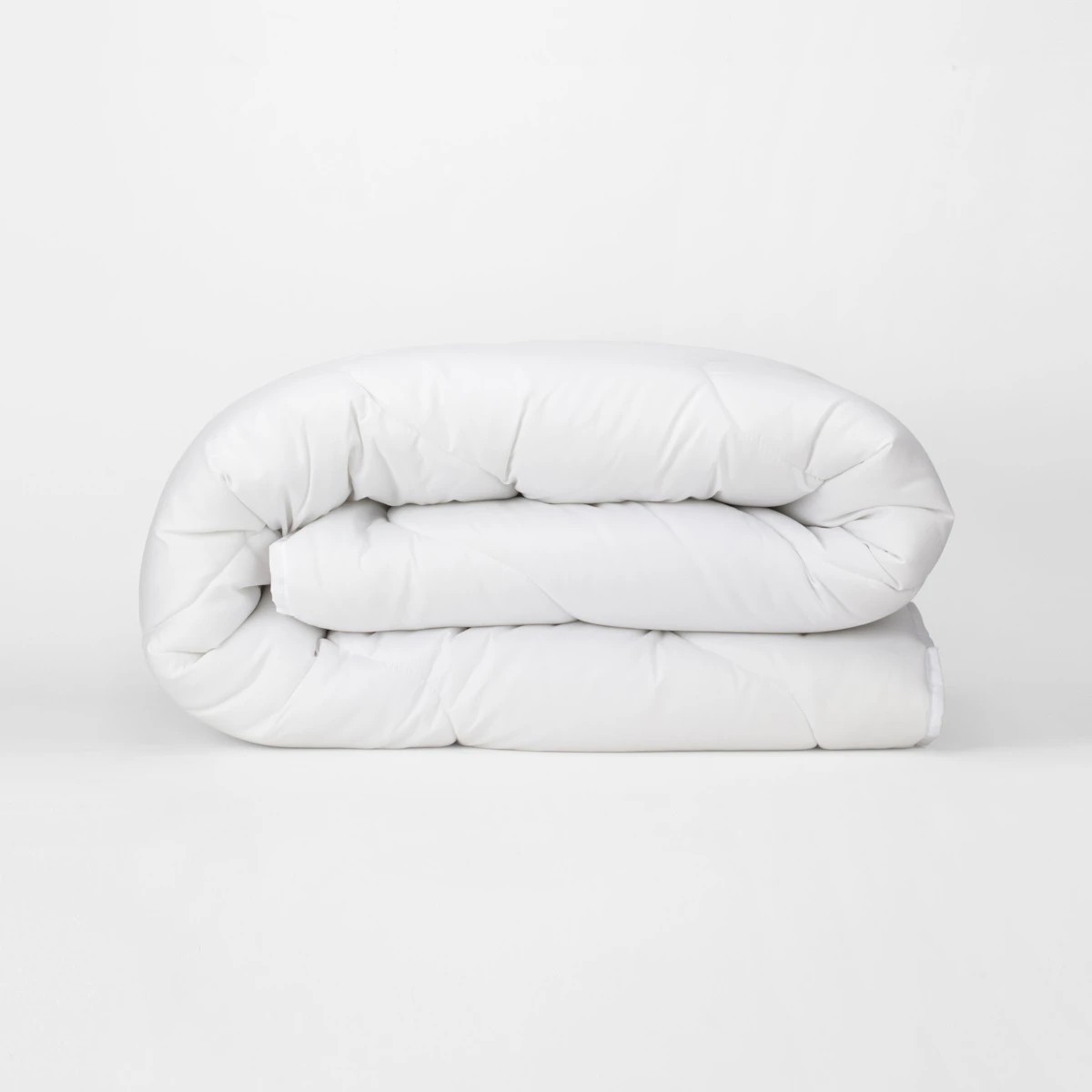 2 Stain Resistant and Allergy Sensitive Quilt - King Bed, White, 2 of 5