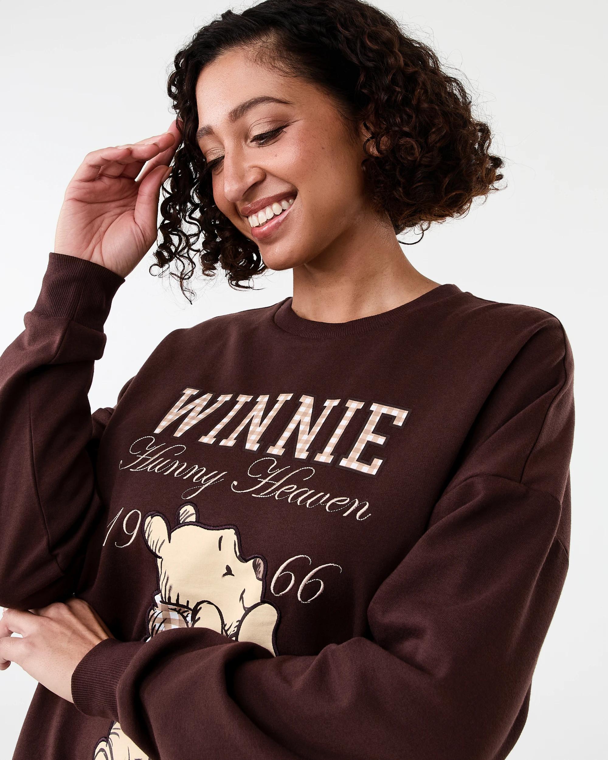 4 Winnie the Pooh License Sweatshirt and Flannel Pyjama Set Winnie, 4 of 8