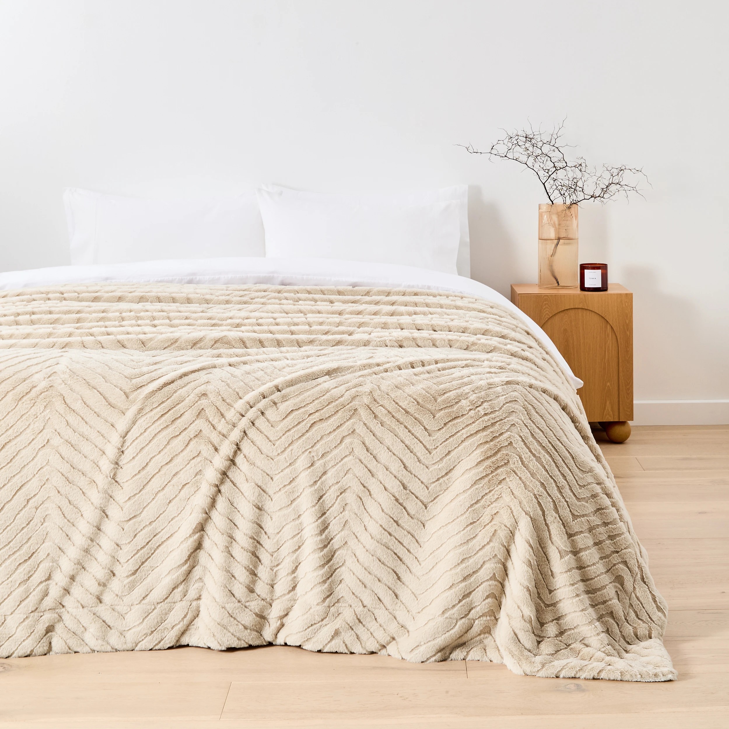 2 Faux Fur Blanket - Queen / King Bed, Beige, 2 of 6