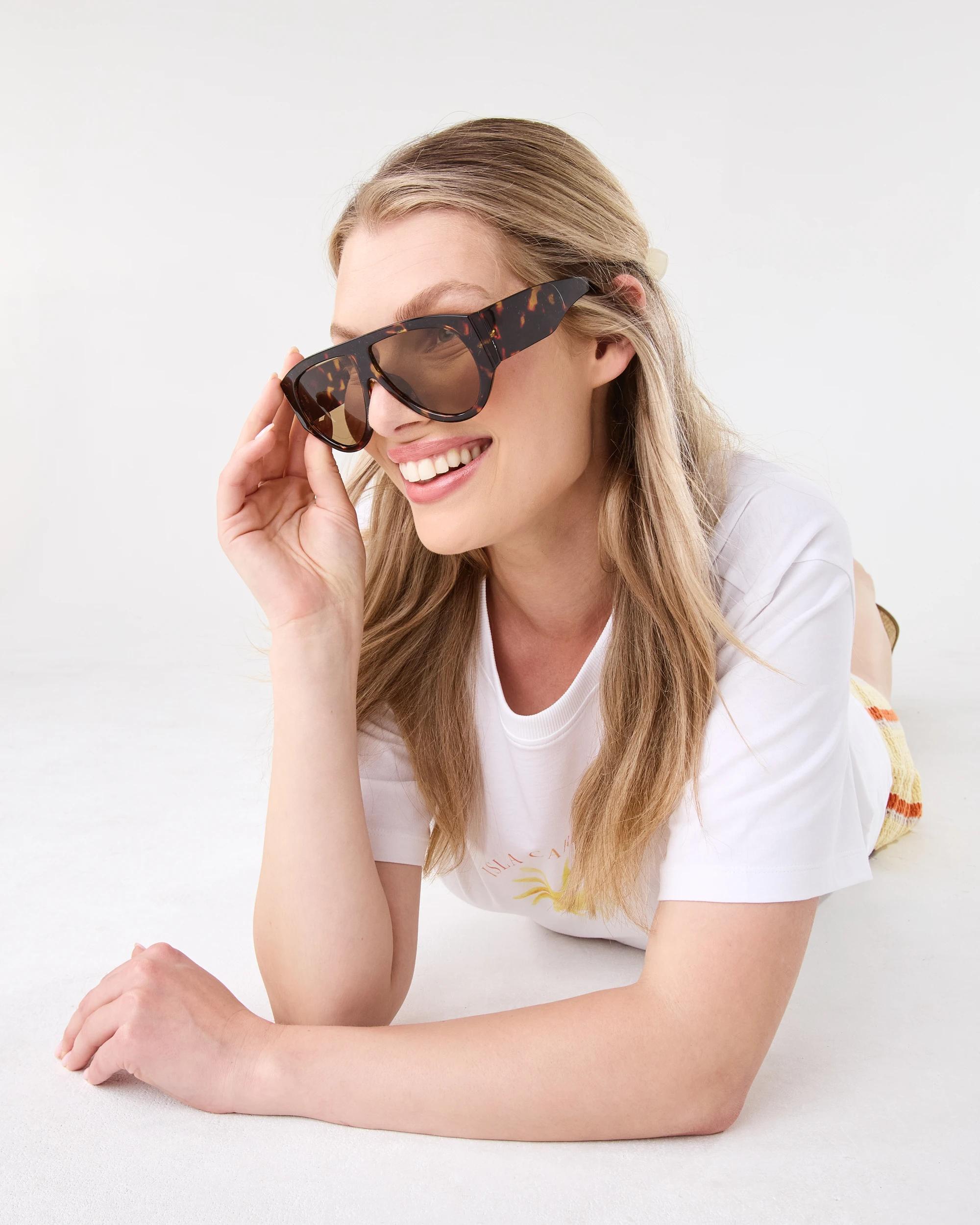 7 Chunky Aviator Sunglasses Tort, 7 of 9