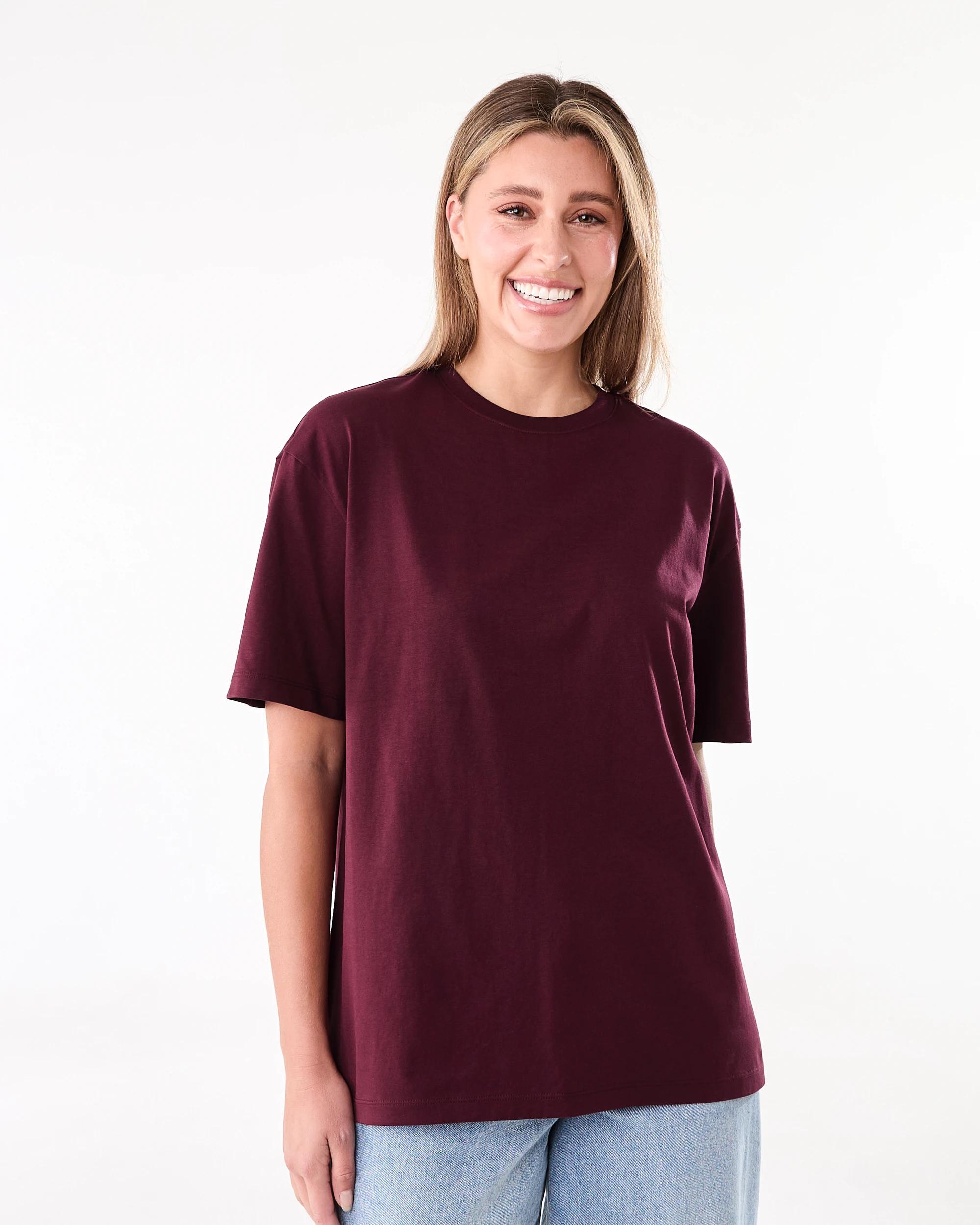 1 Short Sleeve Oversized Boyfriend T-shirt Red Royale, 1 of 6