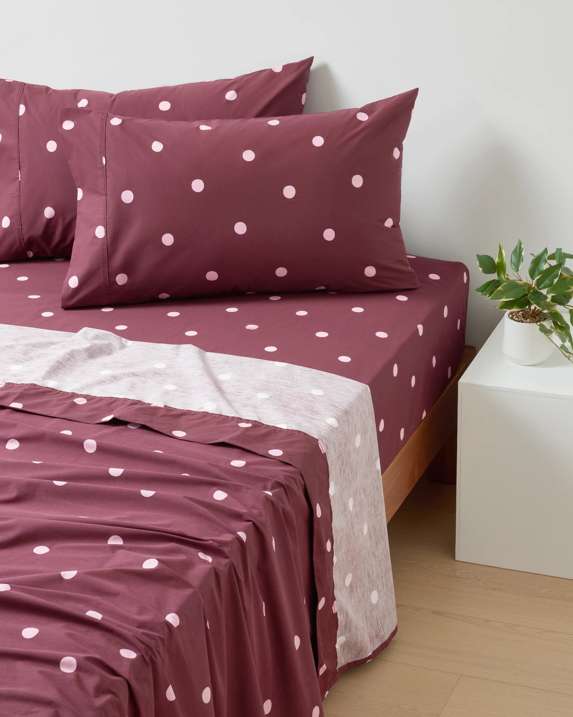 2 250 Thread Count Polka Dot Cotton Sheet Set - Queen Bed, Fig and Pink, 2 of 7