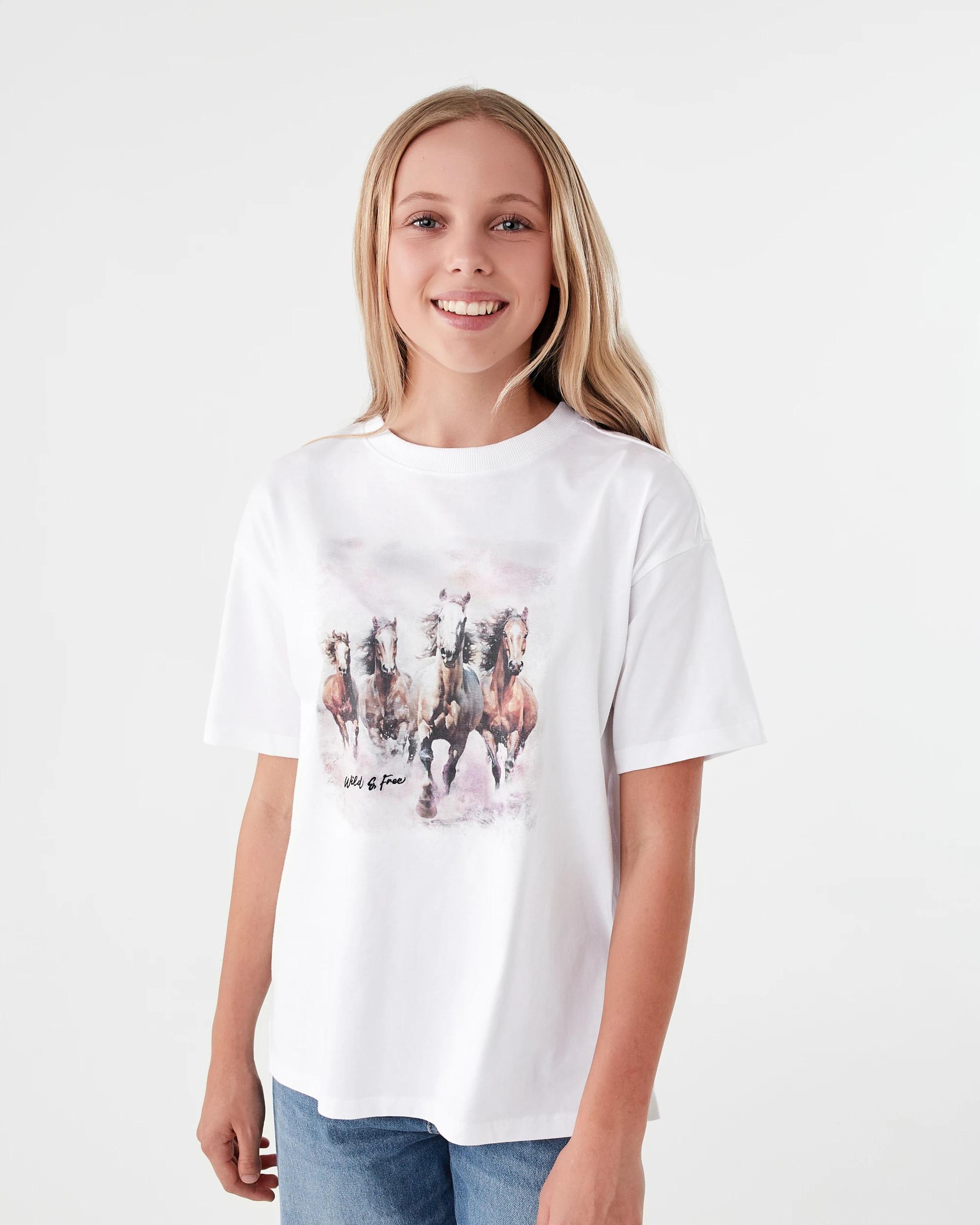 1 Oversized T-shirt Wht Horses, 1 of 8