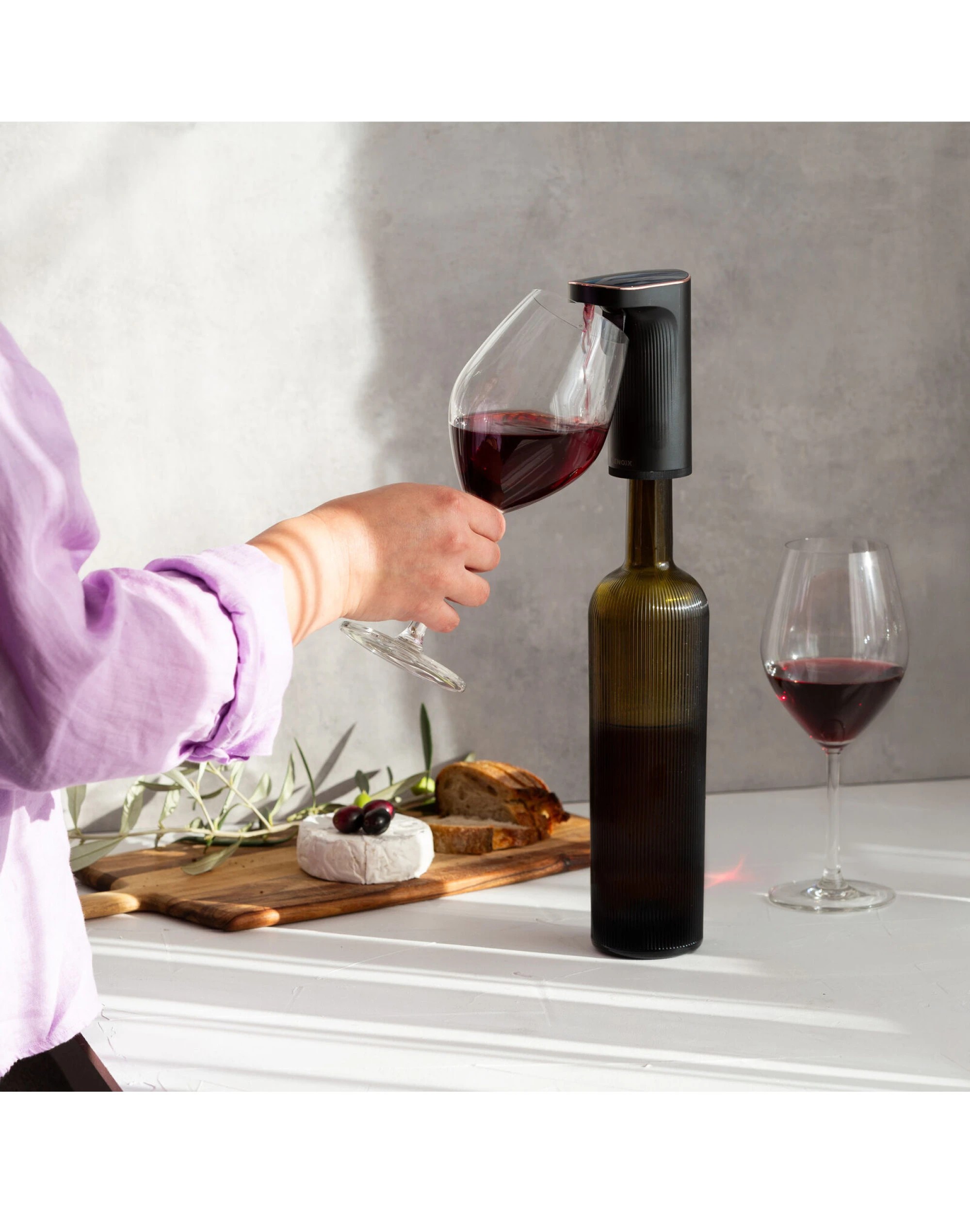 1 Lenoxx Instant Wine Aerator & Dispenser with Adjustable Bottle Fit, 1 of 7