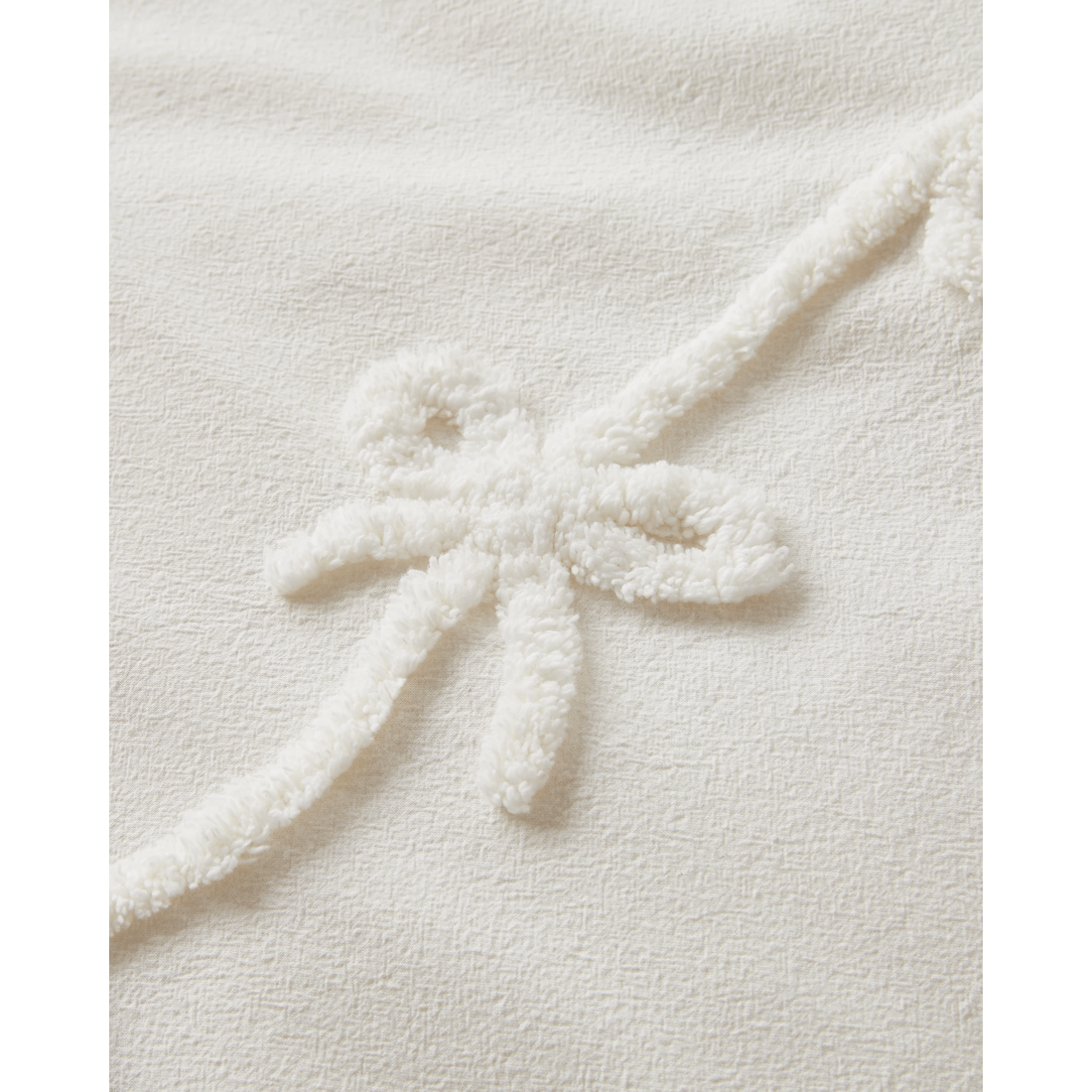 3 Target Bonnie Bows Textured Quilt Cover Set
 - King Bed
 - White, 3 of 4