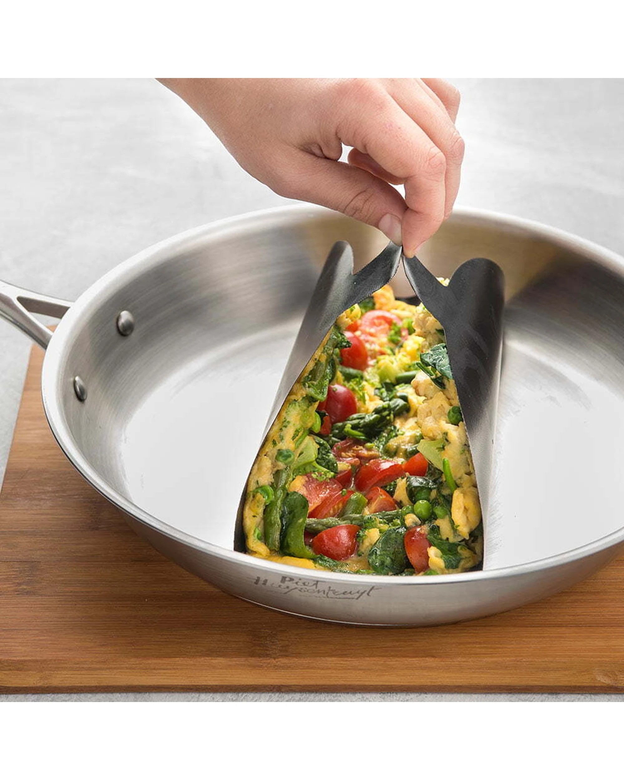 3 NOSTIK Reusable 24cm Round Non Stick Omelet Liner - Black, 3 of 4