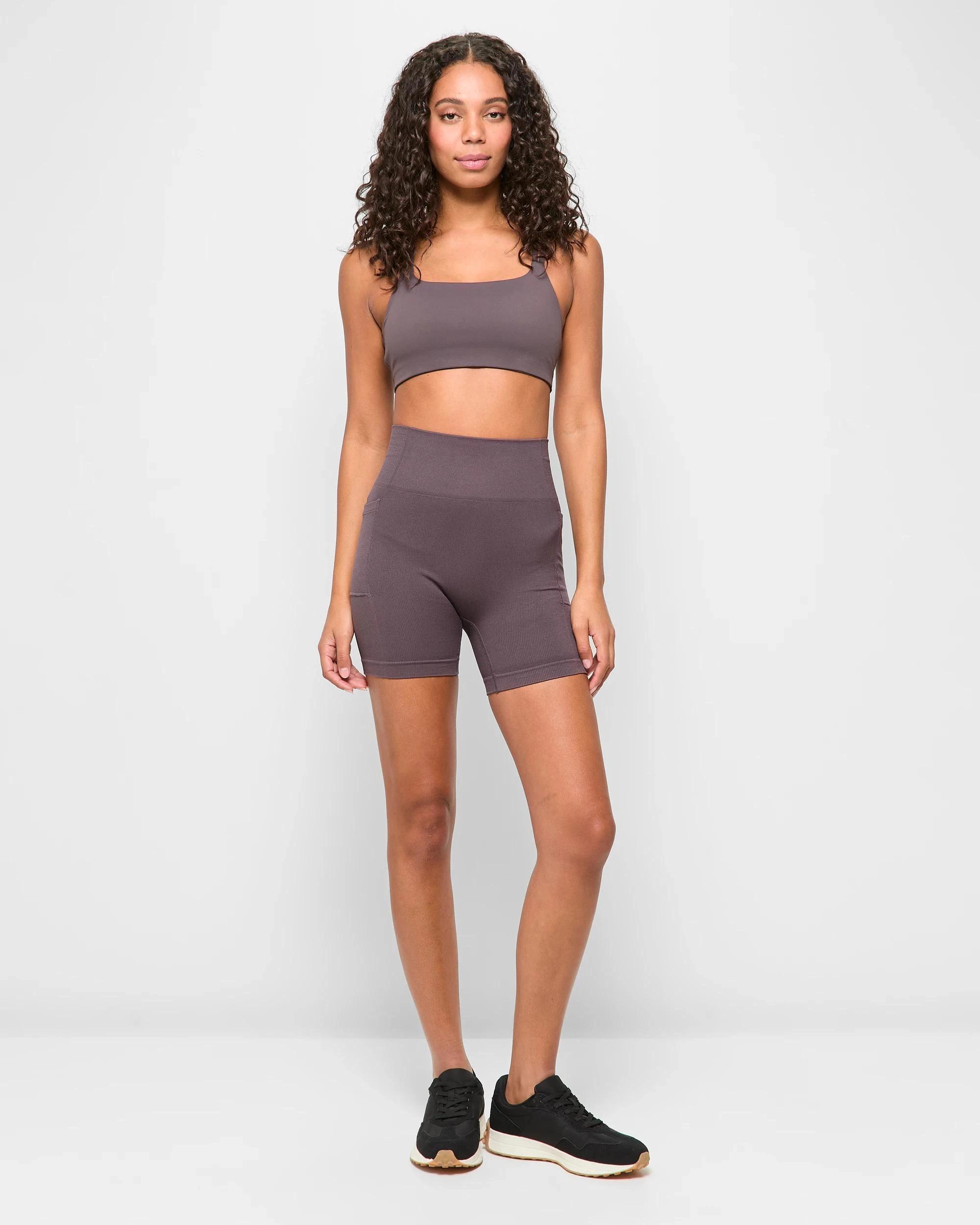 2 Target Active Seamfree Yoga Pocket Bike Shorts HICKORY, 2 of 5