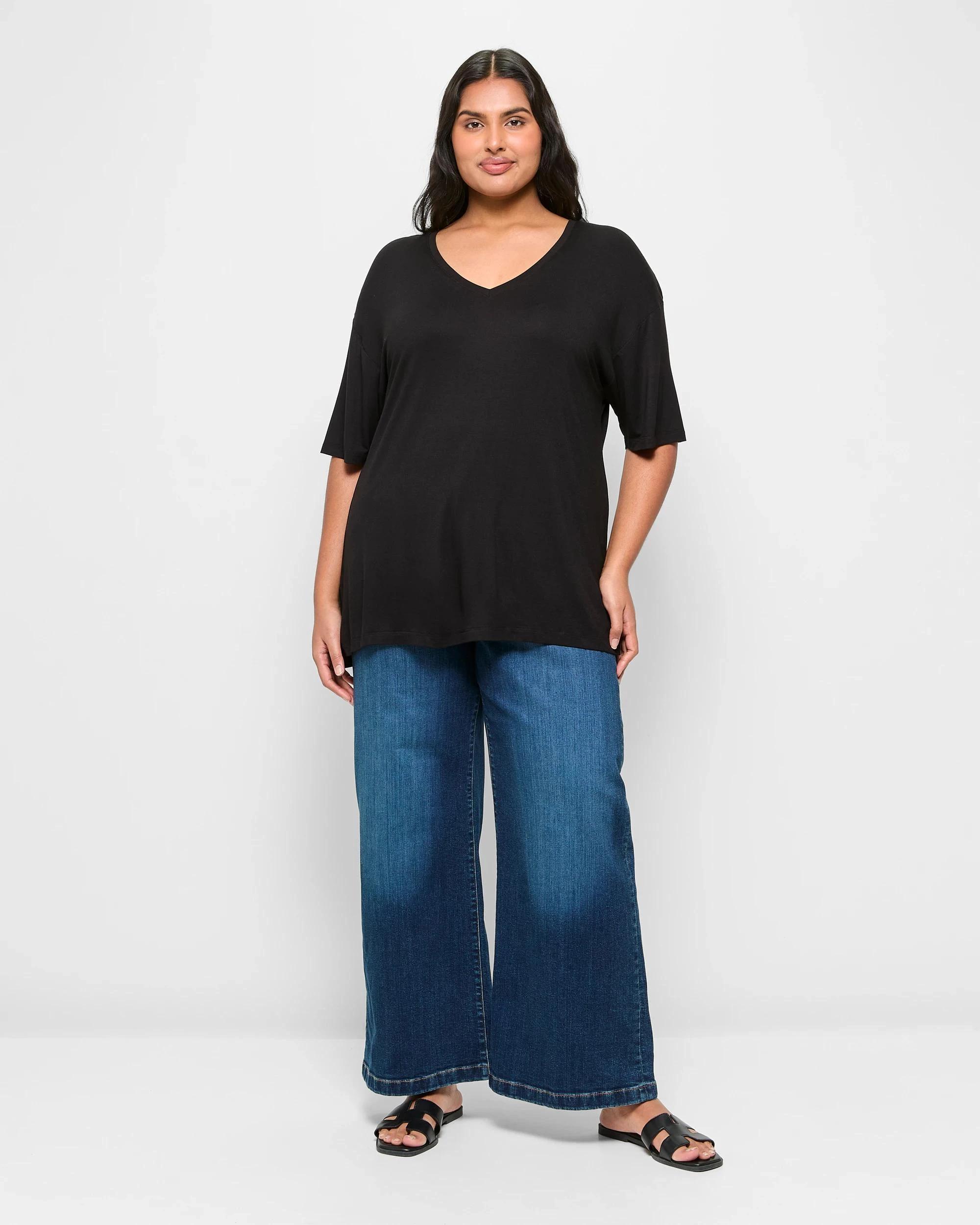 2 Target Plus Size V-Neck T-Shirt BLACK, 2 of 5