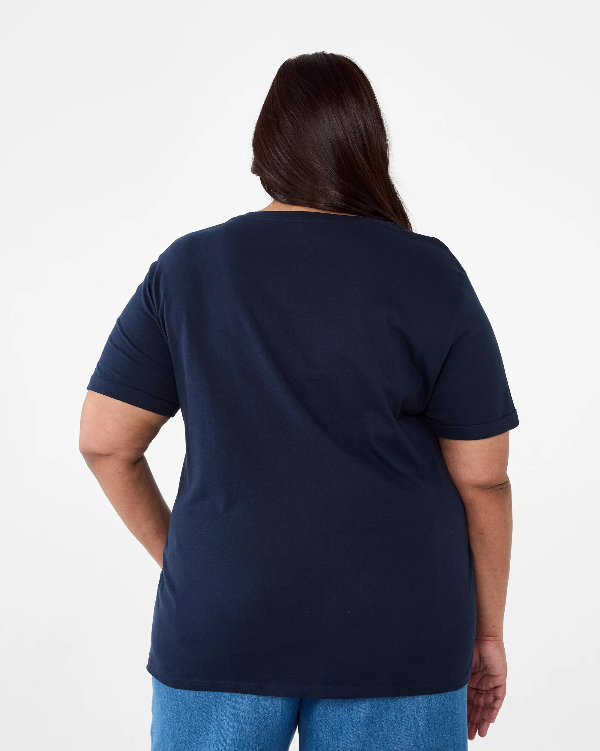 3 Curve Short Sleeve Christmas T-shirt Merry Nvy, 3 of 5