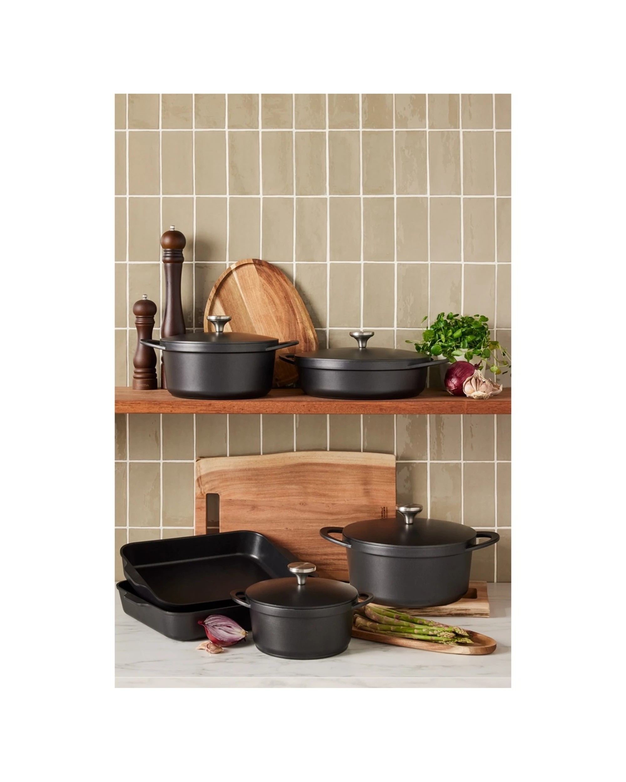 4 Maxwell And Williams Roaster Set 2 Piece Non-Stick Cast Aluminium 34cm 38cm - Black, 4 of 4