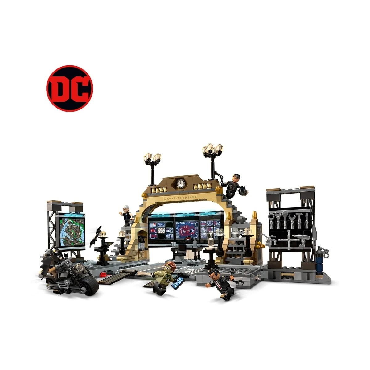 2 LEGO DC Comics Super Heroes Batcave: The Riddler Face-off 76183, 2 of 9