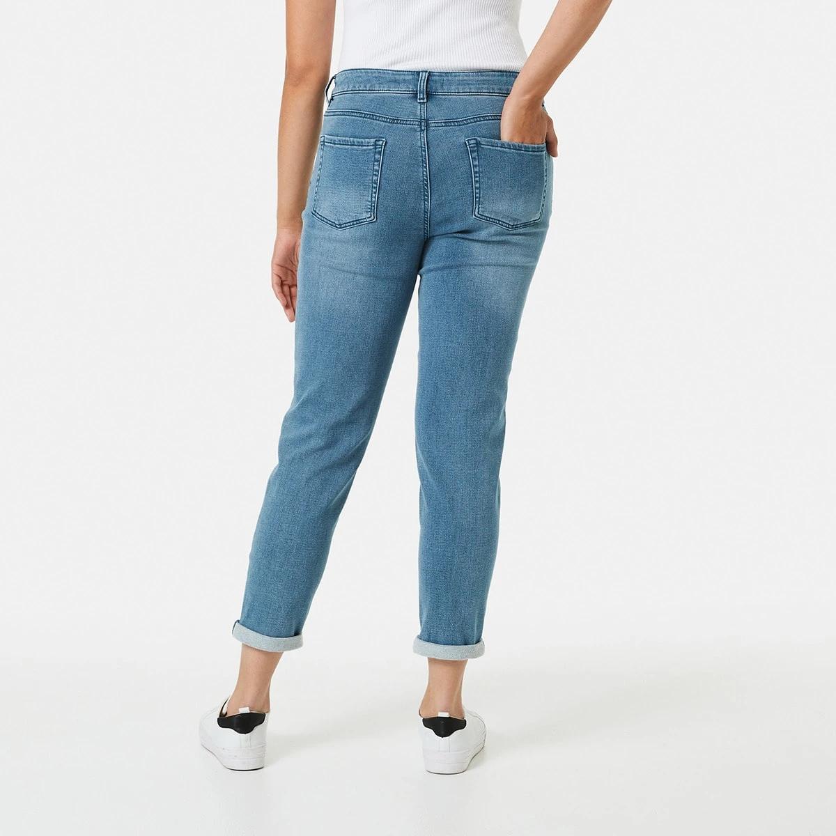 3 Boyfriend Jeans Mid Wash, 3 of 5