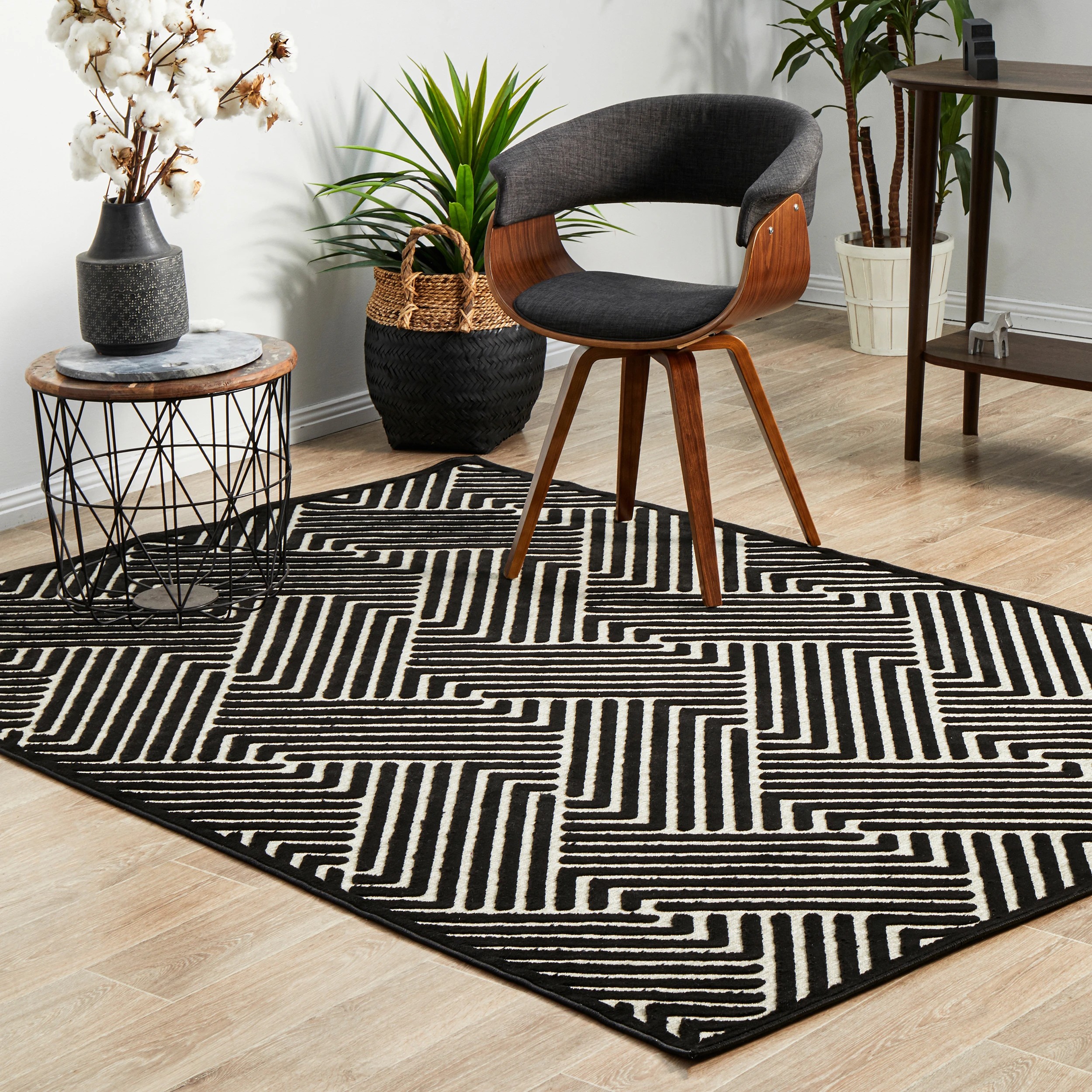 2 Common Ground Rugs Citadel Cindy 290x200 cm Rug - Black, 2 of 8