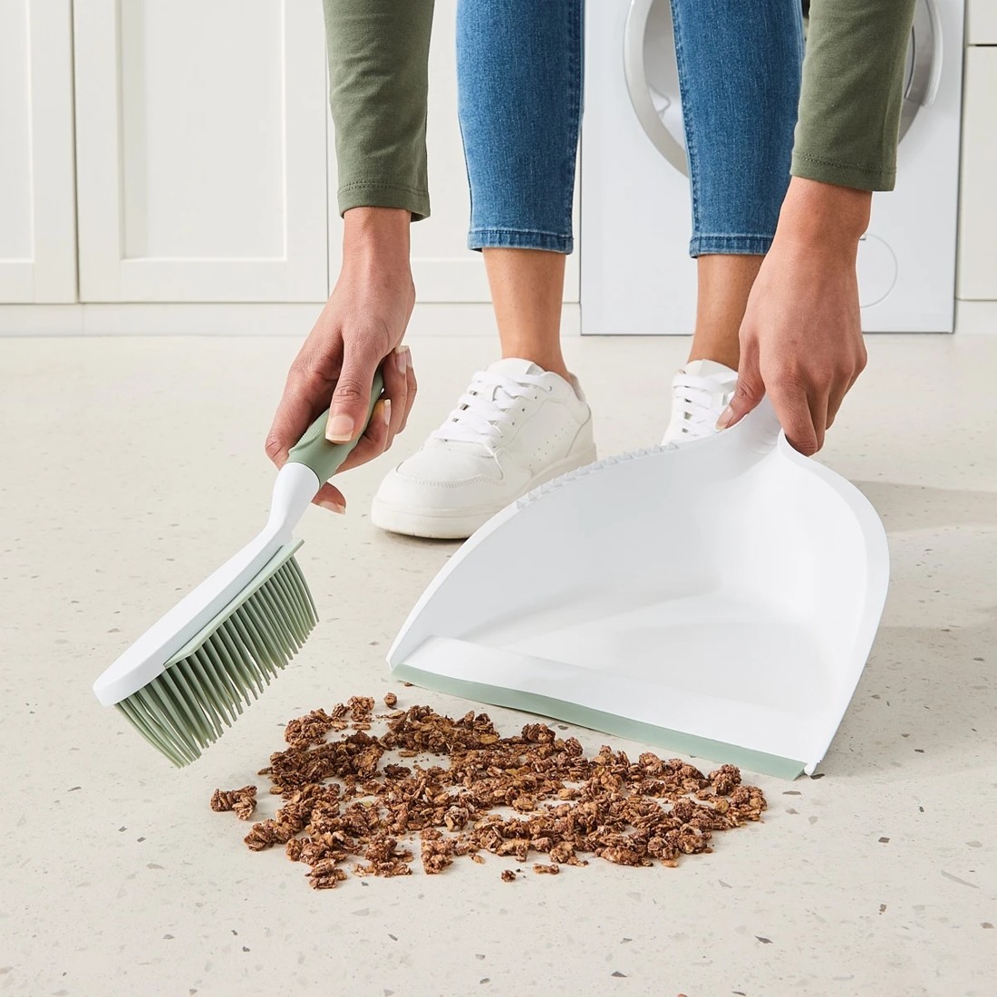 1 Rubber Brush and Dustpan, 1 of 9