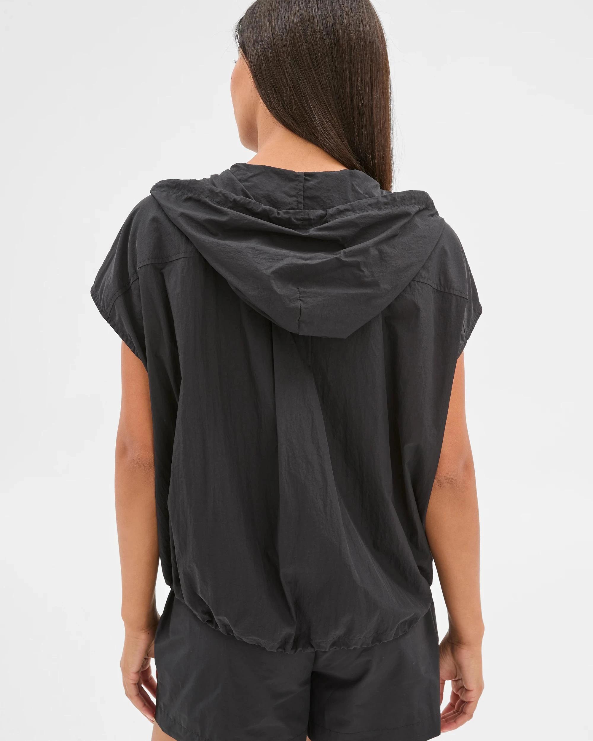 4 Target Active Lightweight Zip Through Vest BLACK, 4 of 6