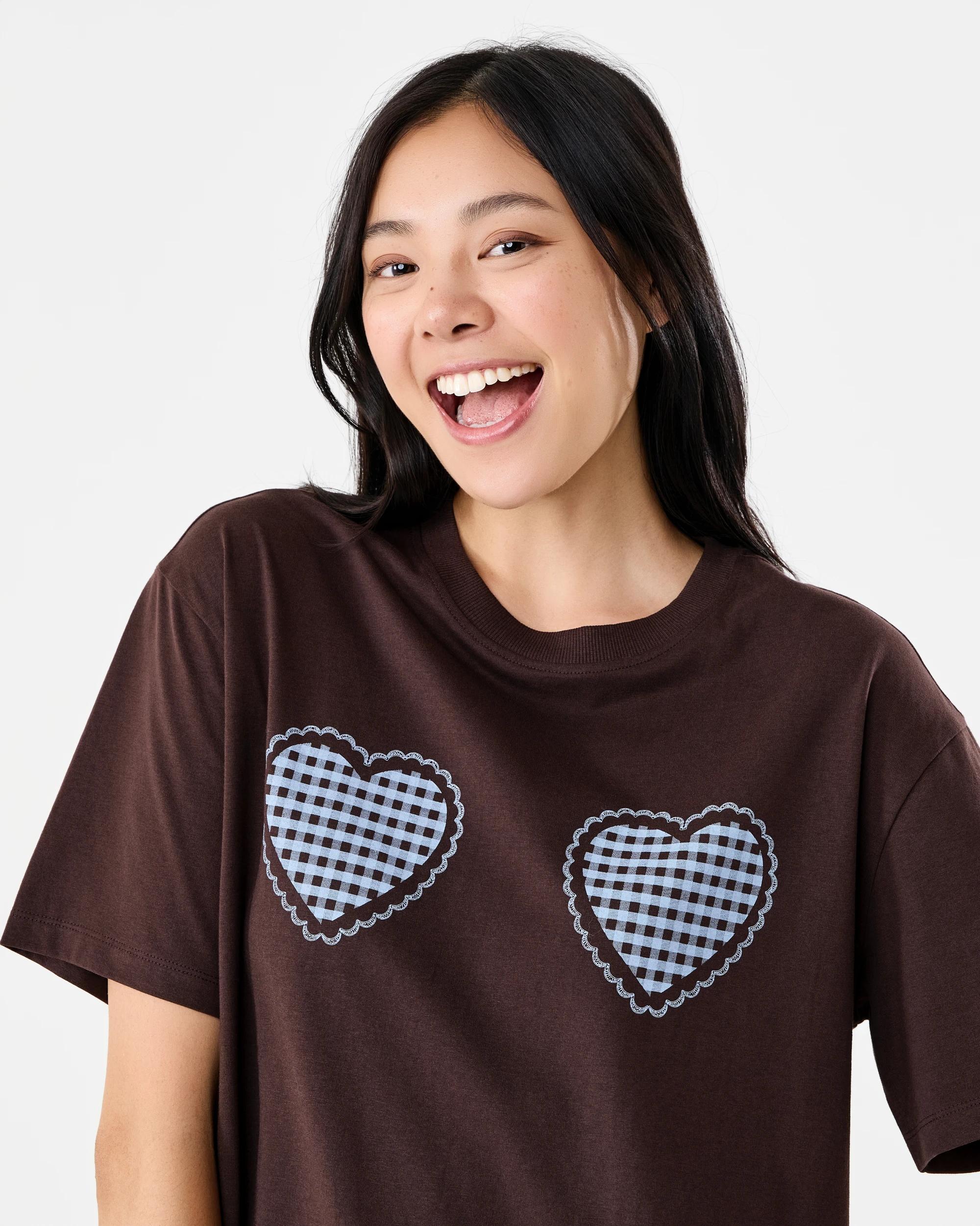 4 Short Sleeve Oversized Boyfriend T-shirt Ging Heart, 4 of 6