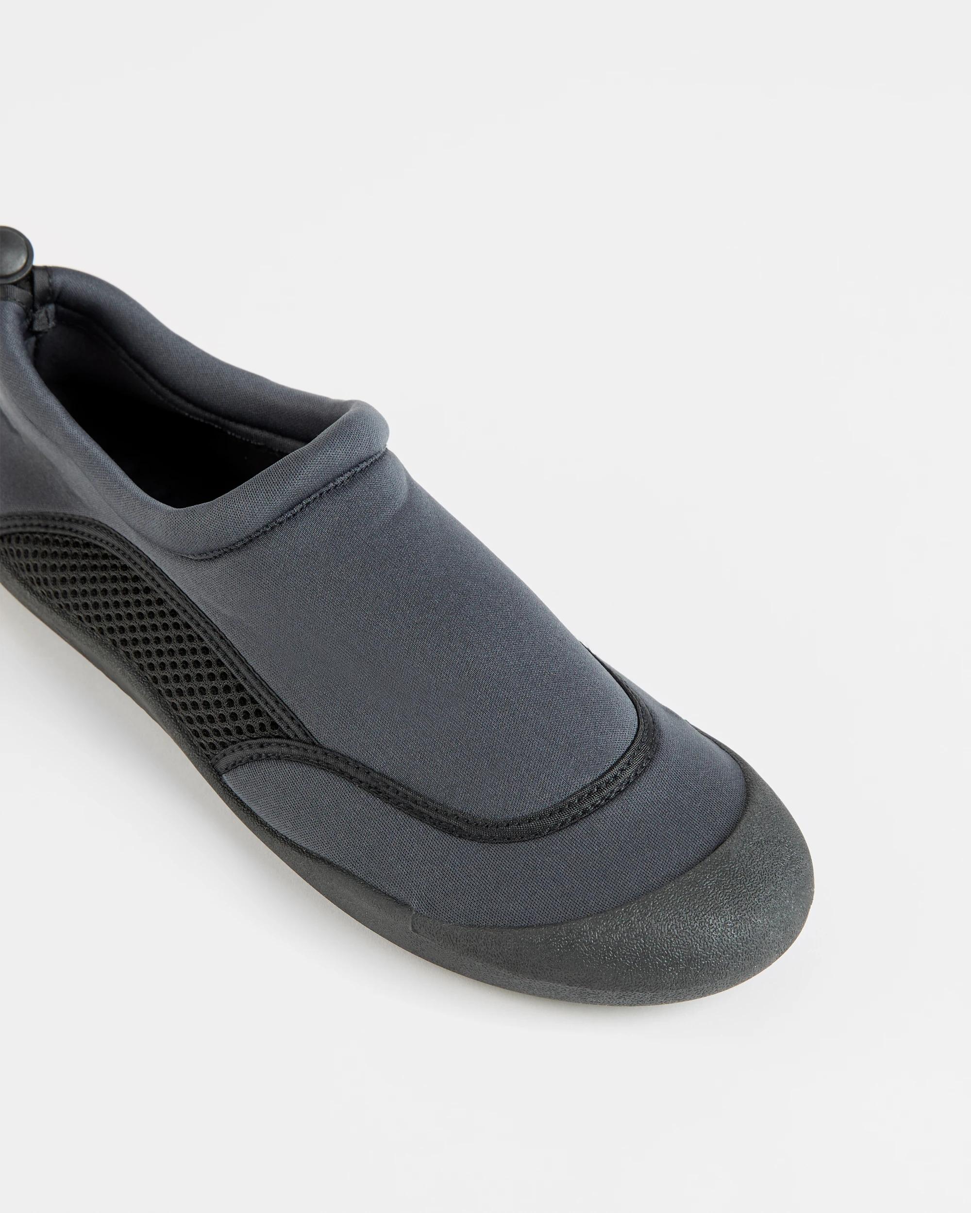 2 Target Mens Aqua Sock BLACK, 2 of 3