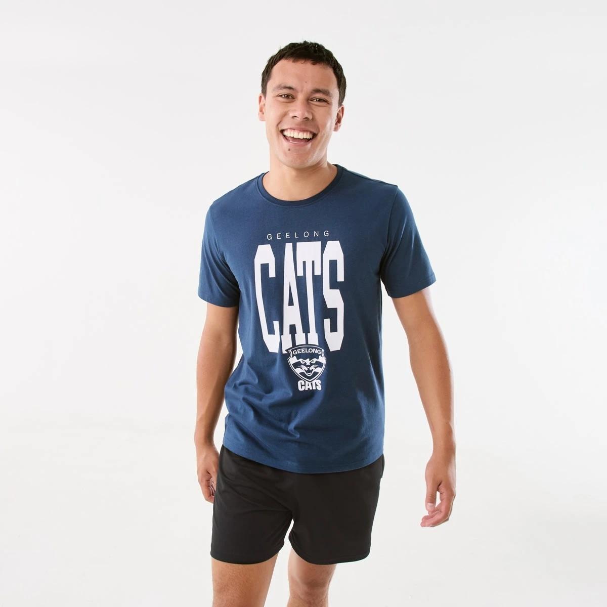1 Official AFL Adult T-shirt Geelong, 1 of 5