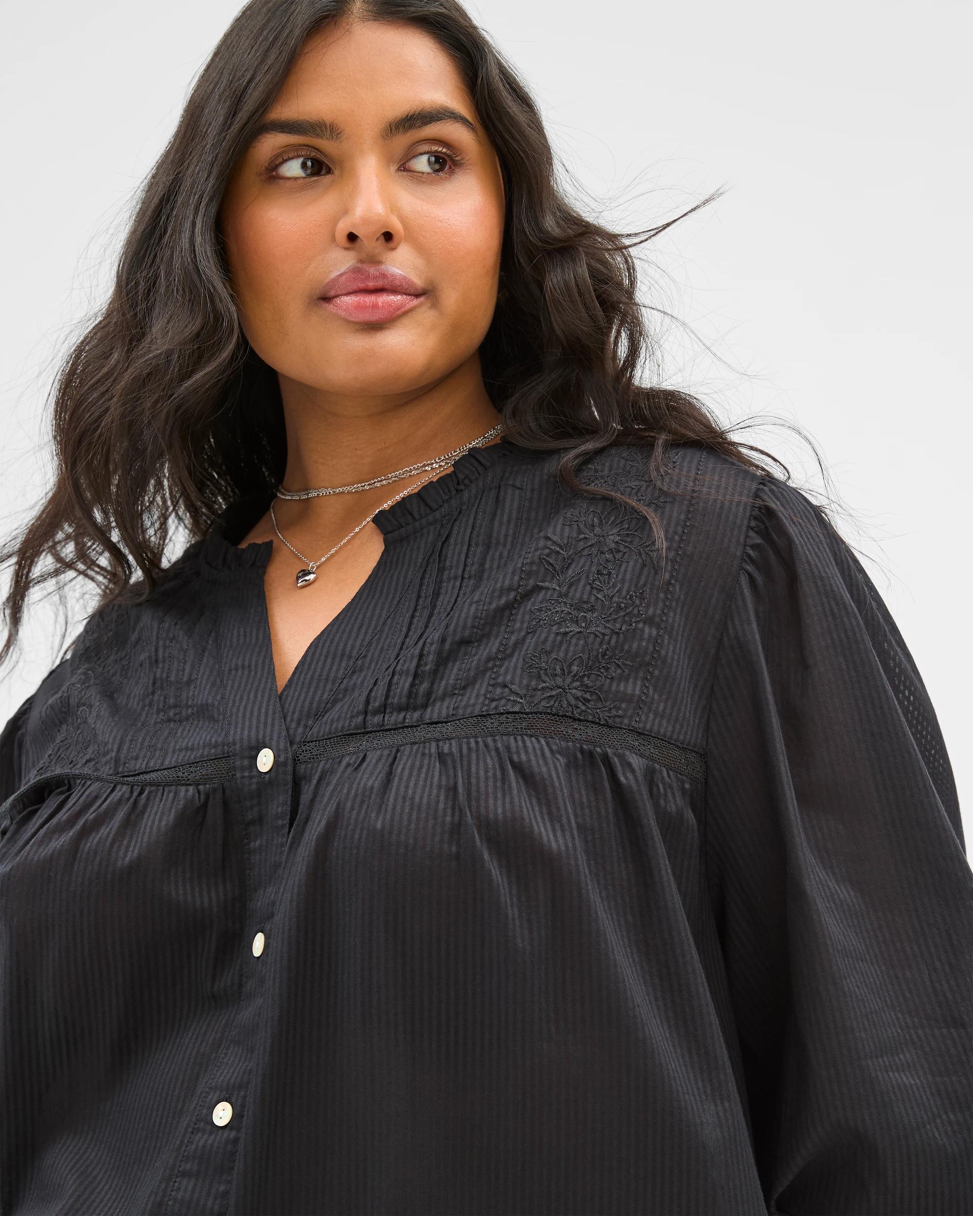 4 Target Plus Size Long Sleeve Broderie Blouse BLACK STRIPE, 4 of 7