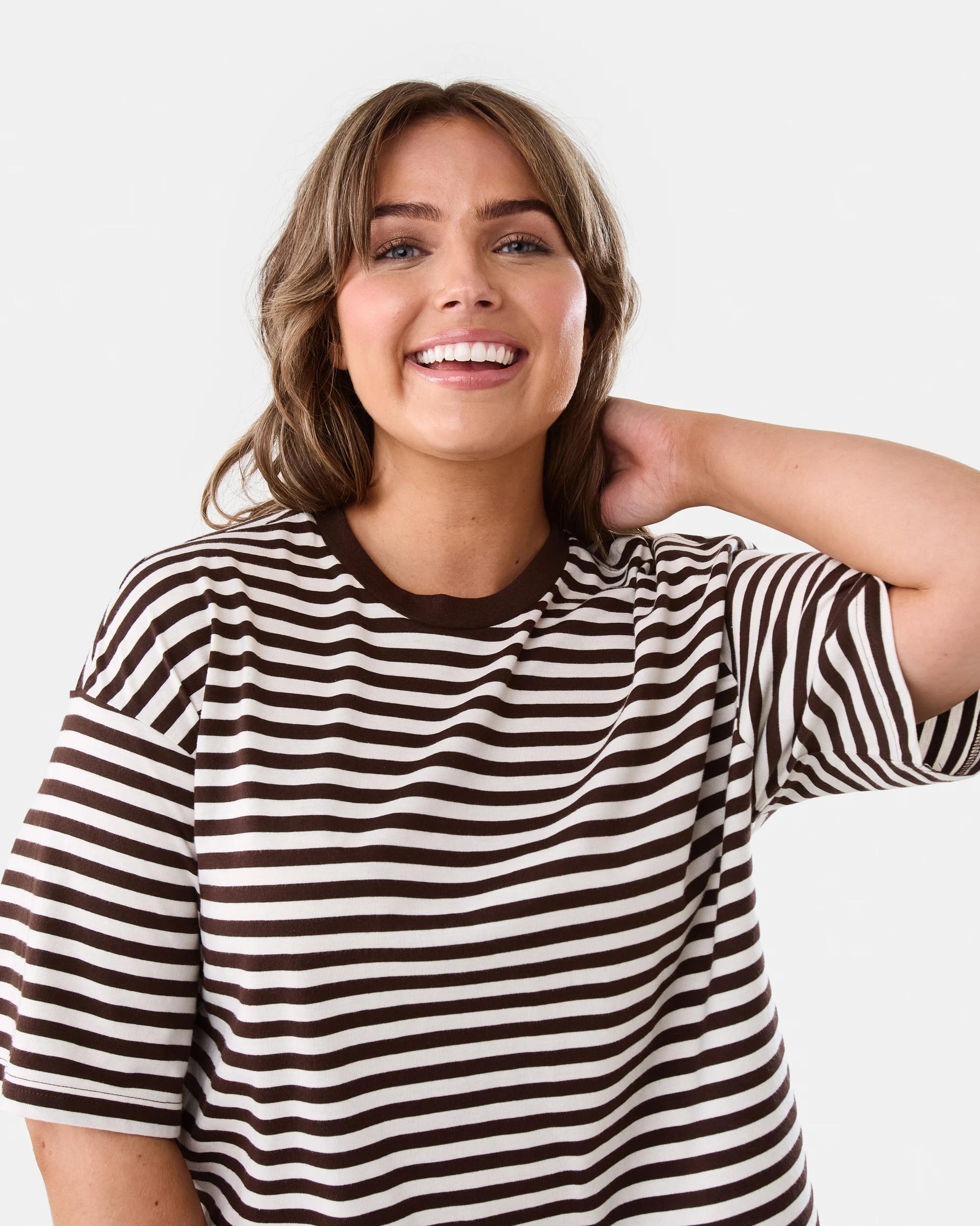 4 Short Sleeve Oversized Chopped Stripe T-shirt Choc Strp, 4 of 5