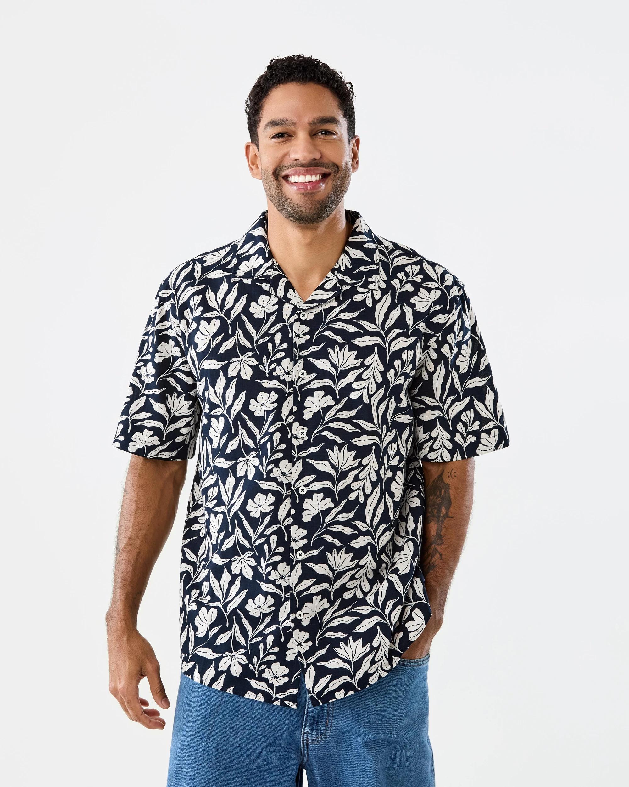 1 Short Sleeve Textured Print Shirt Nvy Soft, 1 of 8